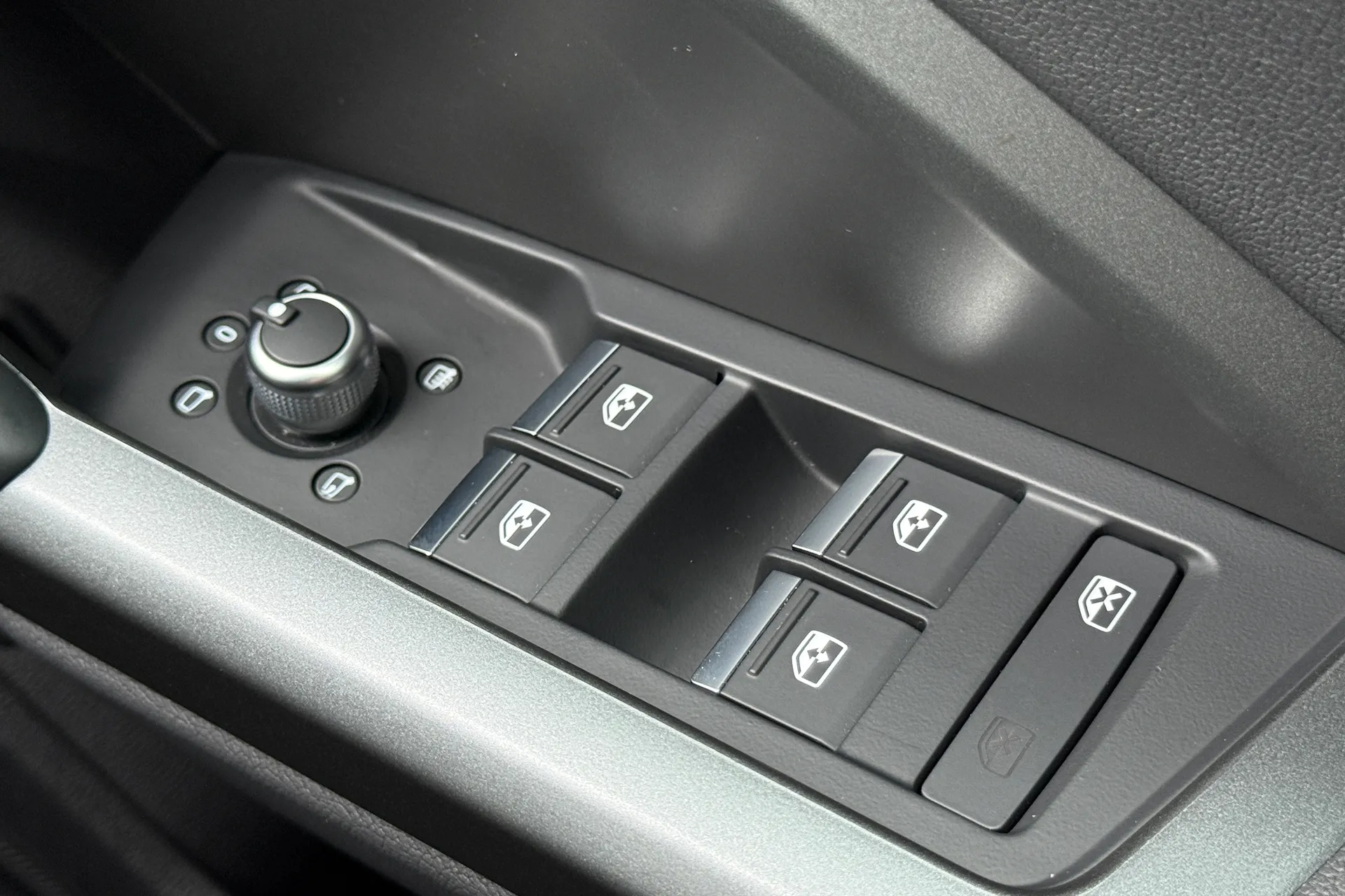 Audi Q3 thumbnail image number 17