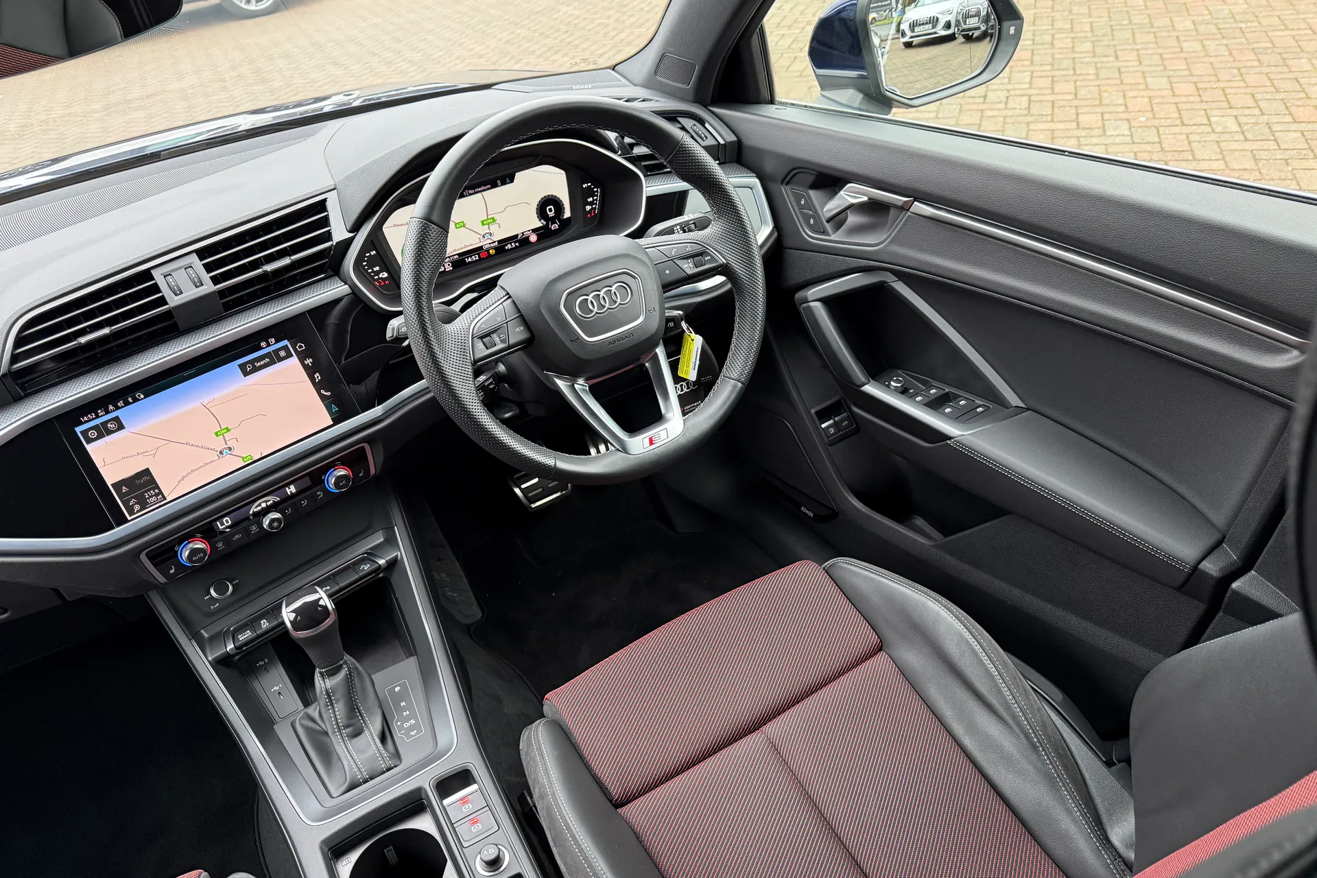 Audi Q3 thumbnail image number 41