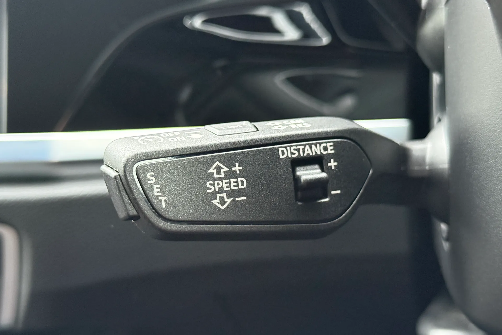 Audi Q3 thumbnail image number 15