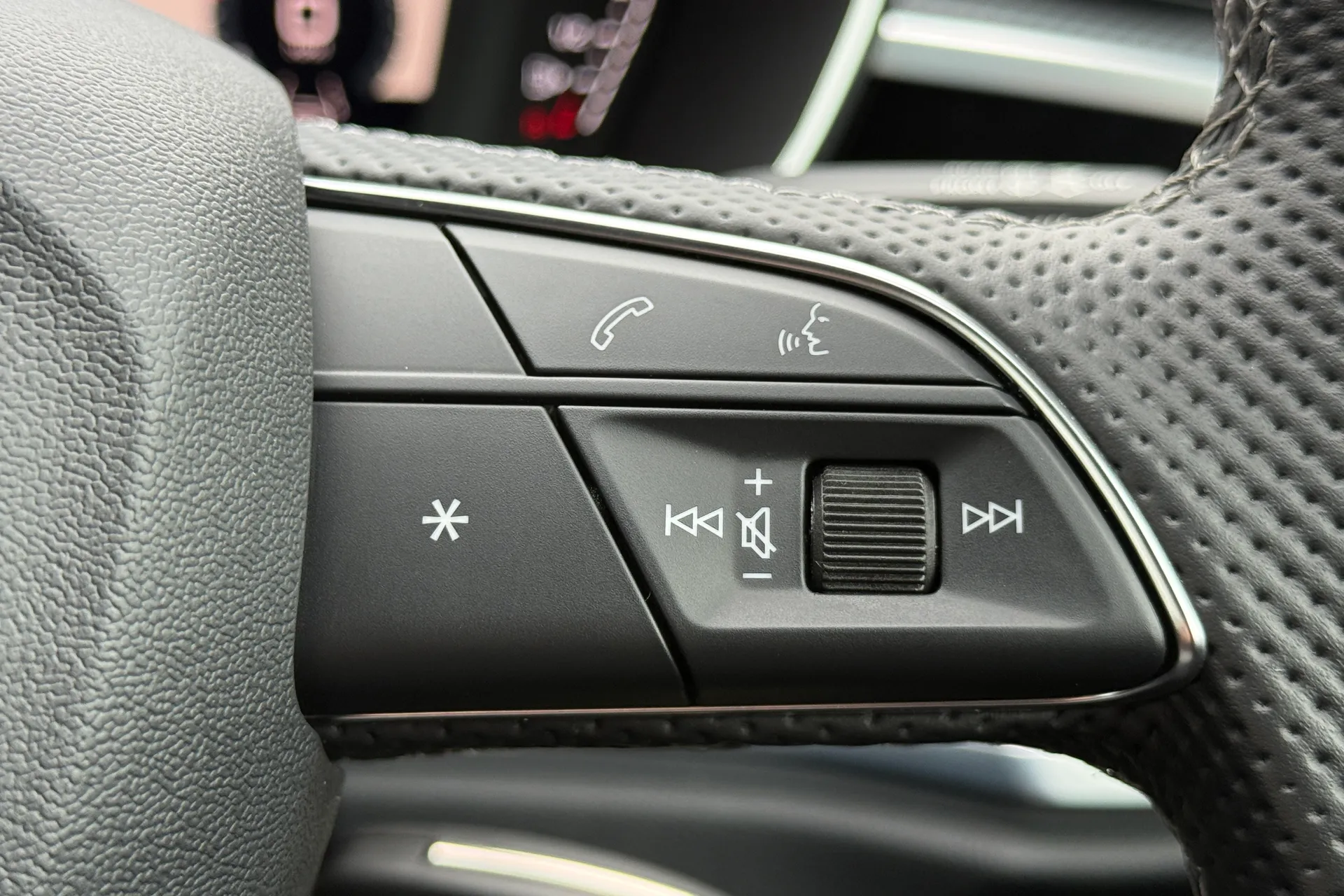 Audi Q3 thumbnail image number 20