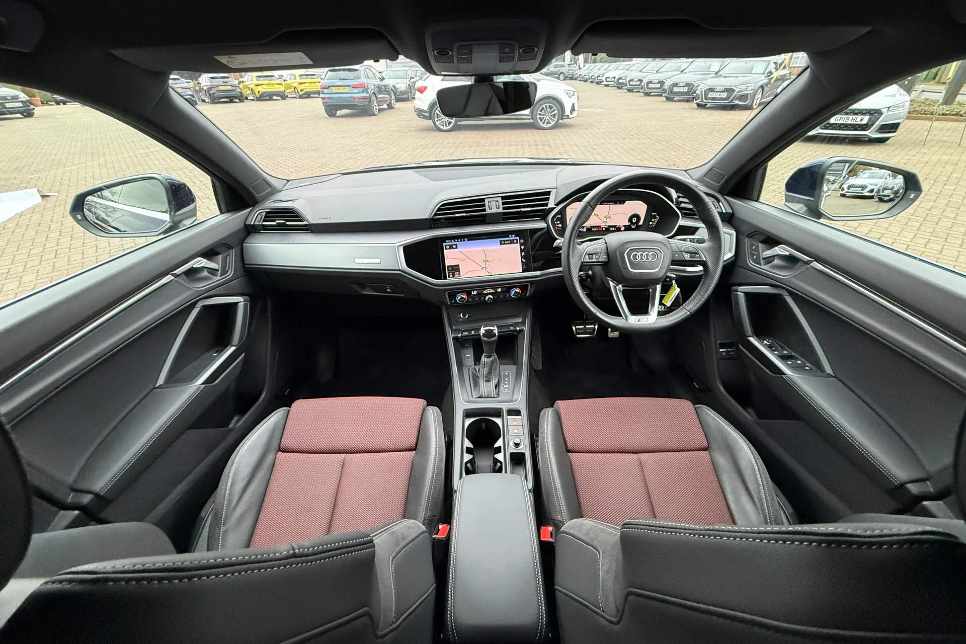 Audi Q3 thumbnail image number 3