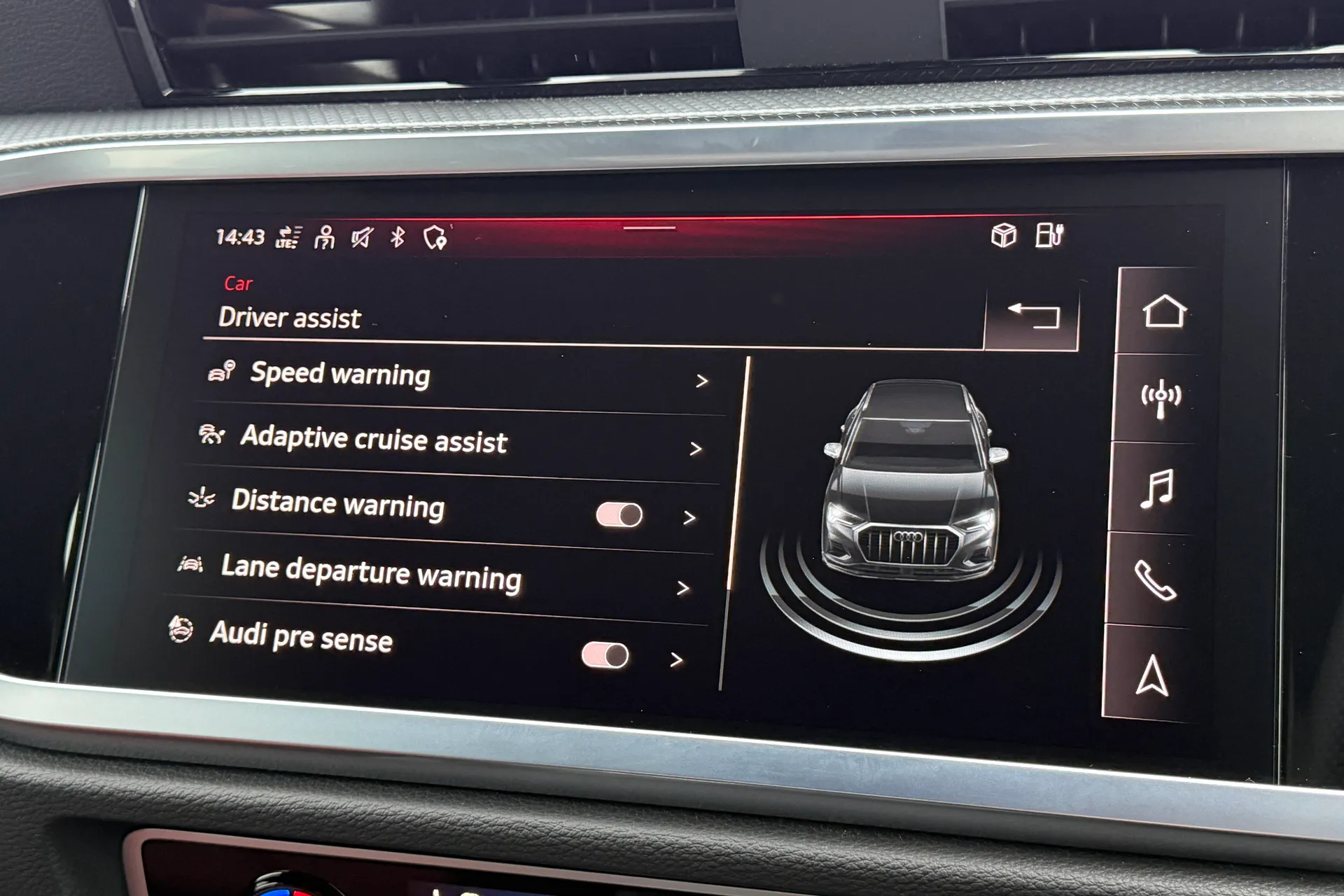 Audi Q3 thumbnail image number 9