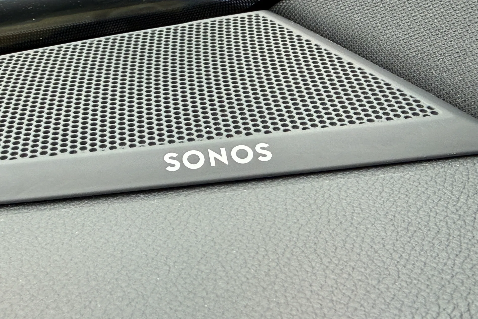 Audi Q3 thumbnail image number 14