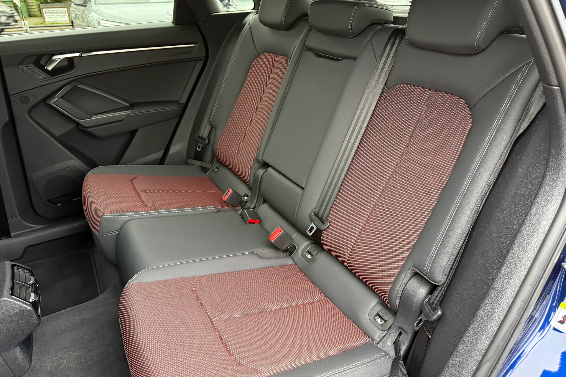 Audi Q3 thumbnail image number 42