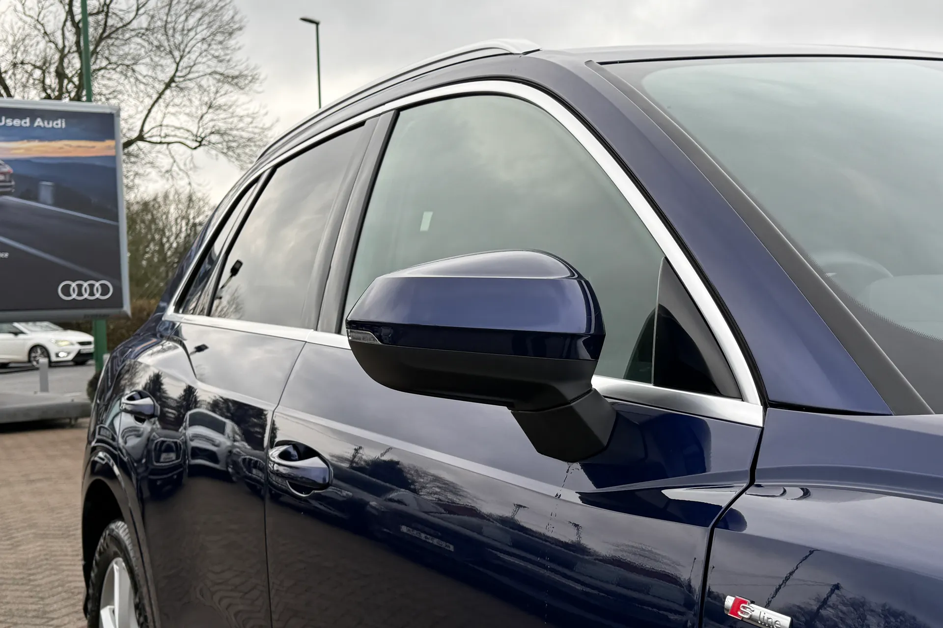 Audi Q3 thumbnail image number 48