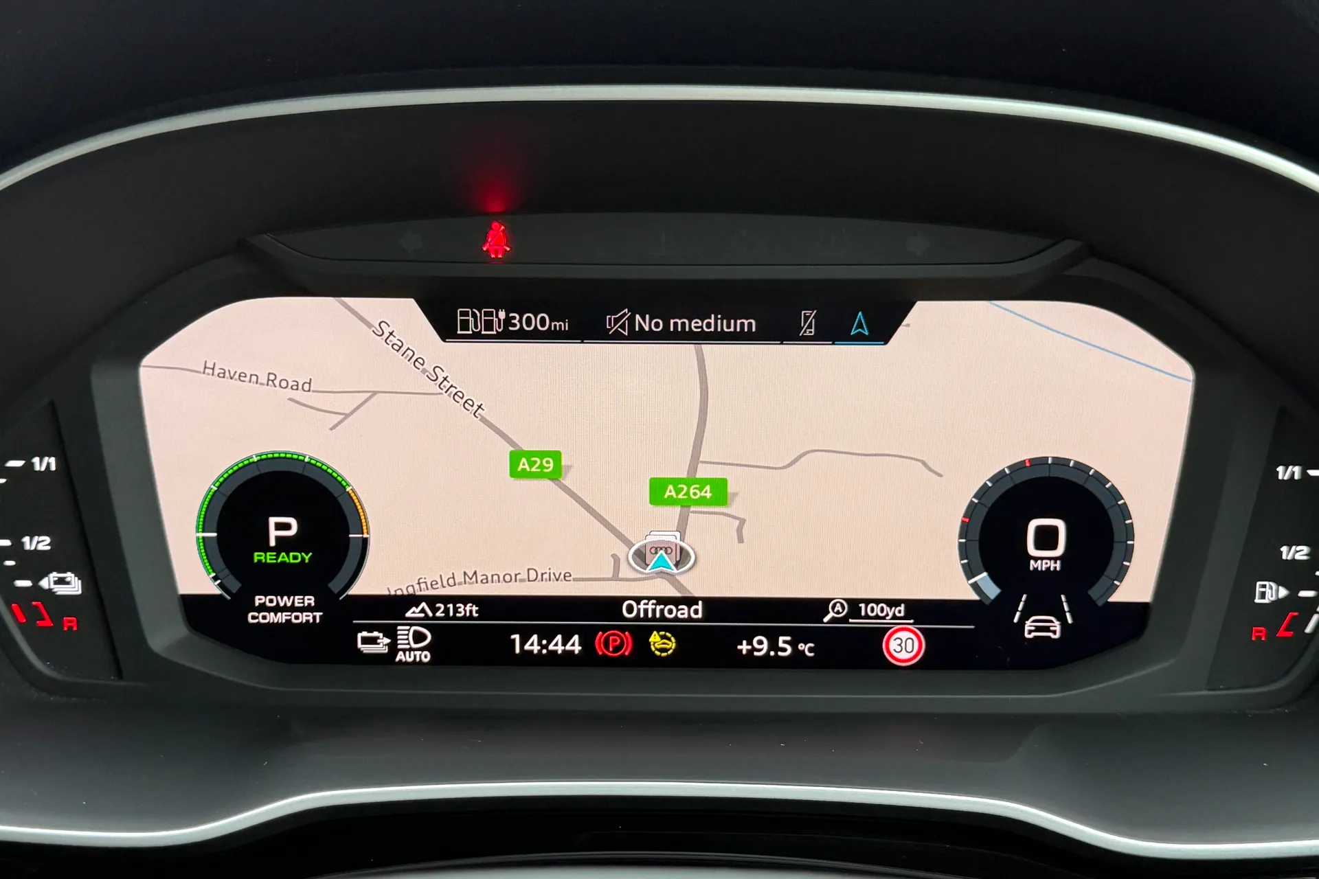 Audi Q3 thumbnail image number 12