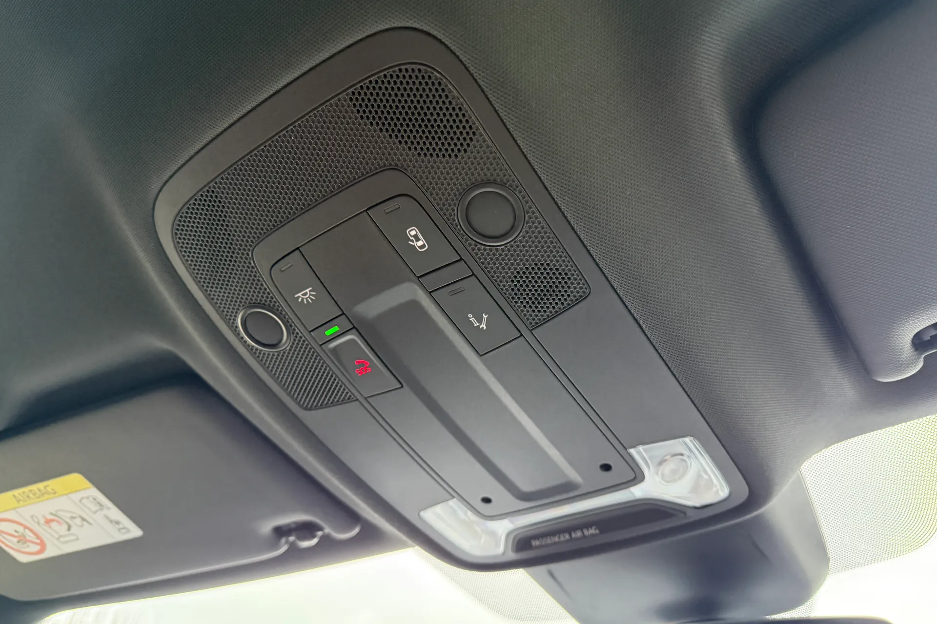 Audi Q3 thumbnail image number 18