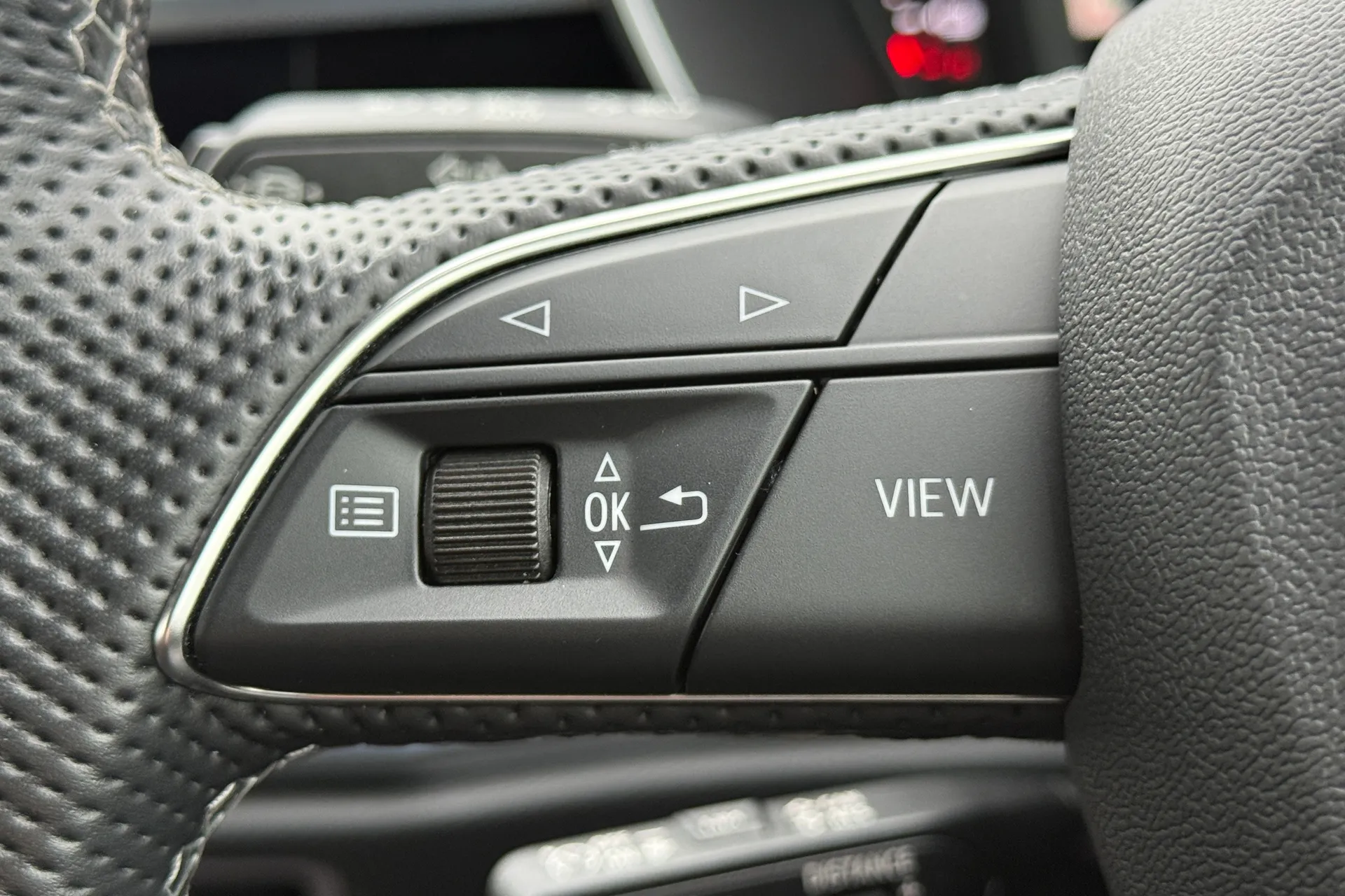 Audi Q3 thumbnail image number 19