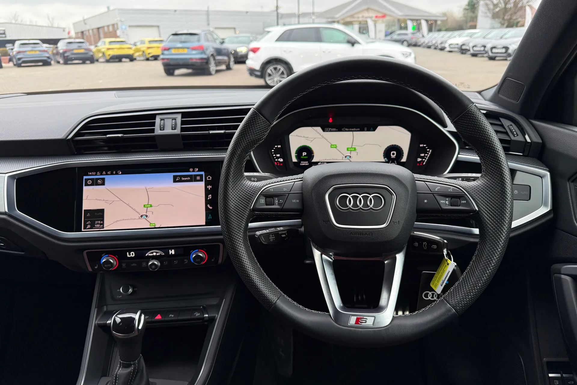 Audi Q3 thumbnail image number 6