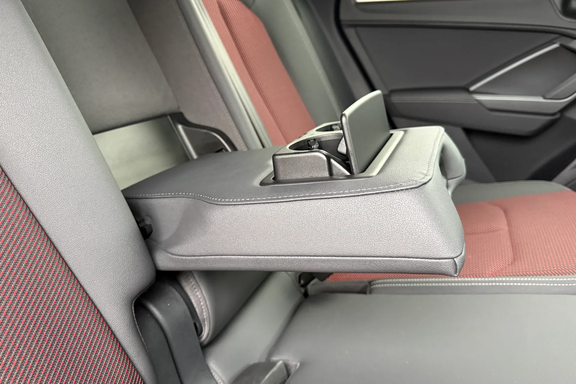 Audi Q3 thumbnail image number 45