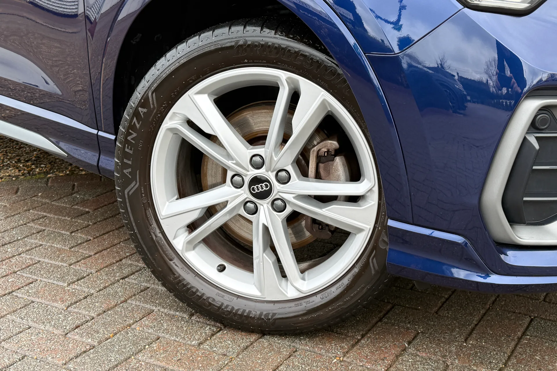 Audi Q3 thumbnail image number 7