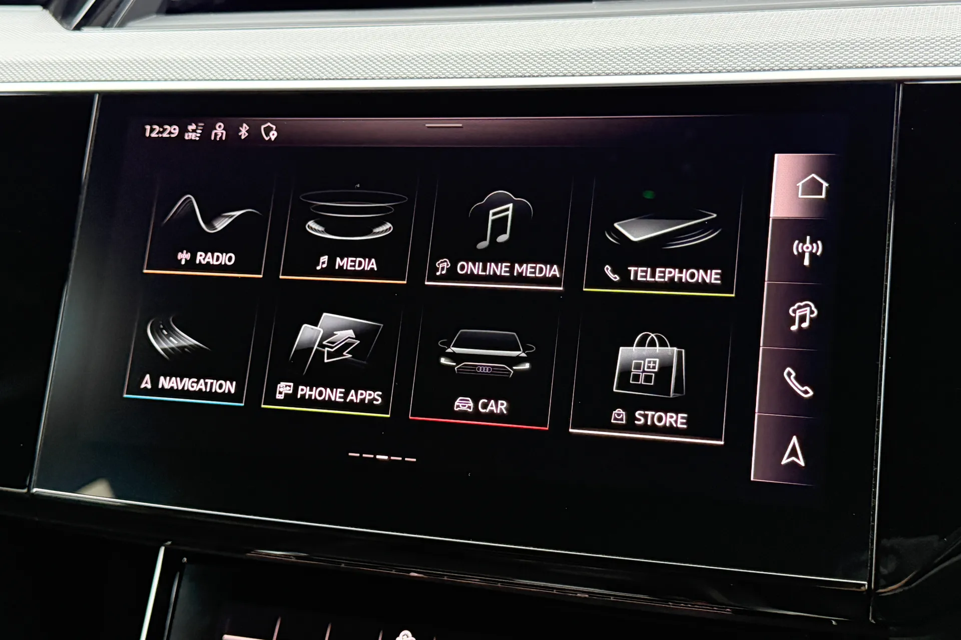 Audi Q8 thumbnail image number 12