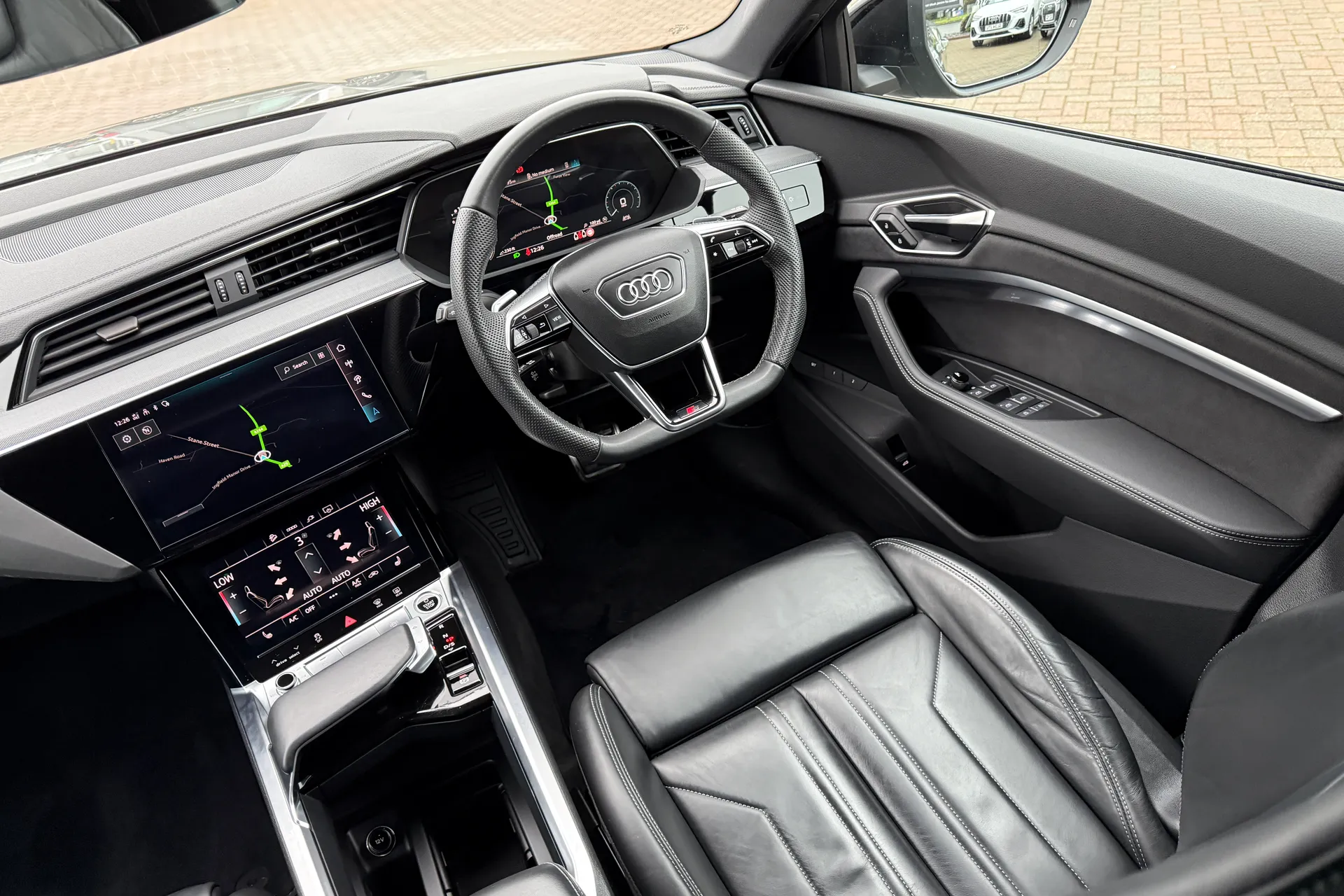 Audi Q8 thumbnail image number 42