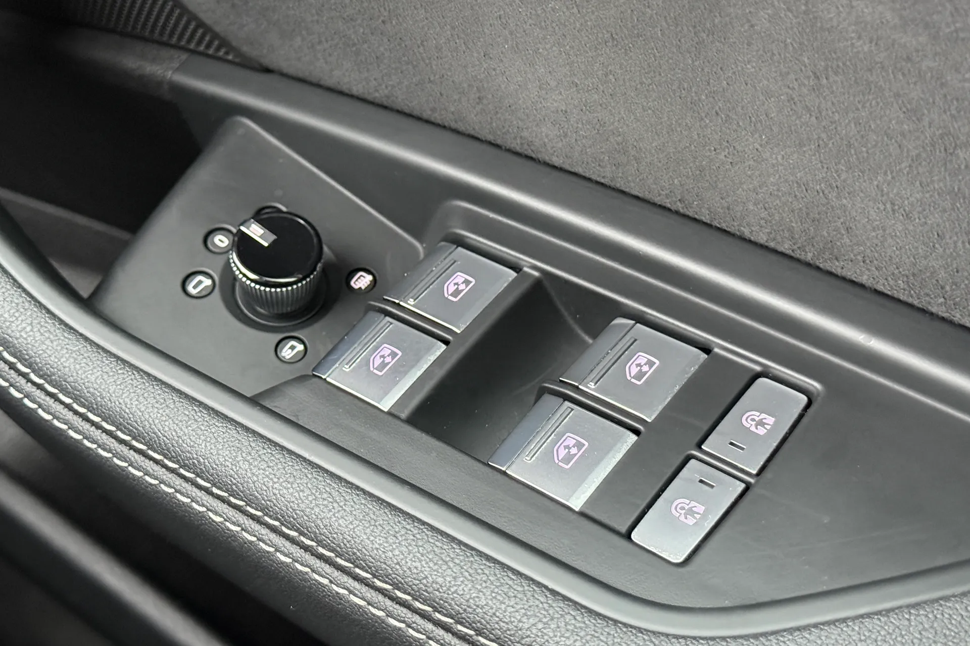 Audi Q8 thumbnail image number 20