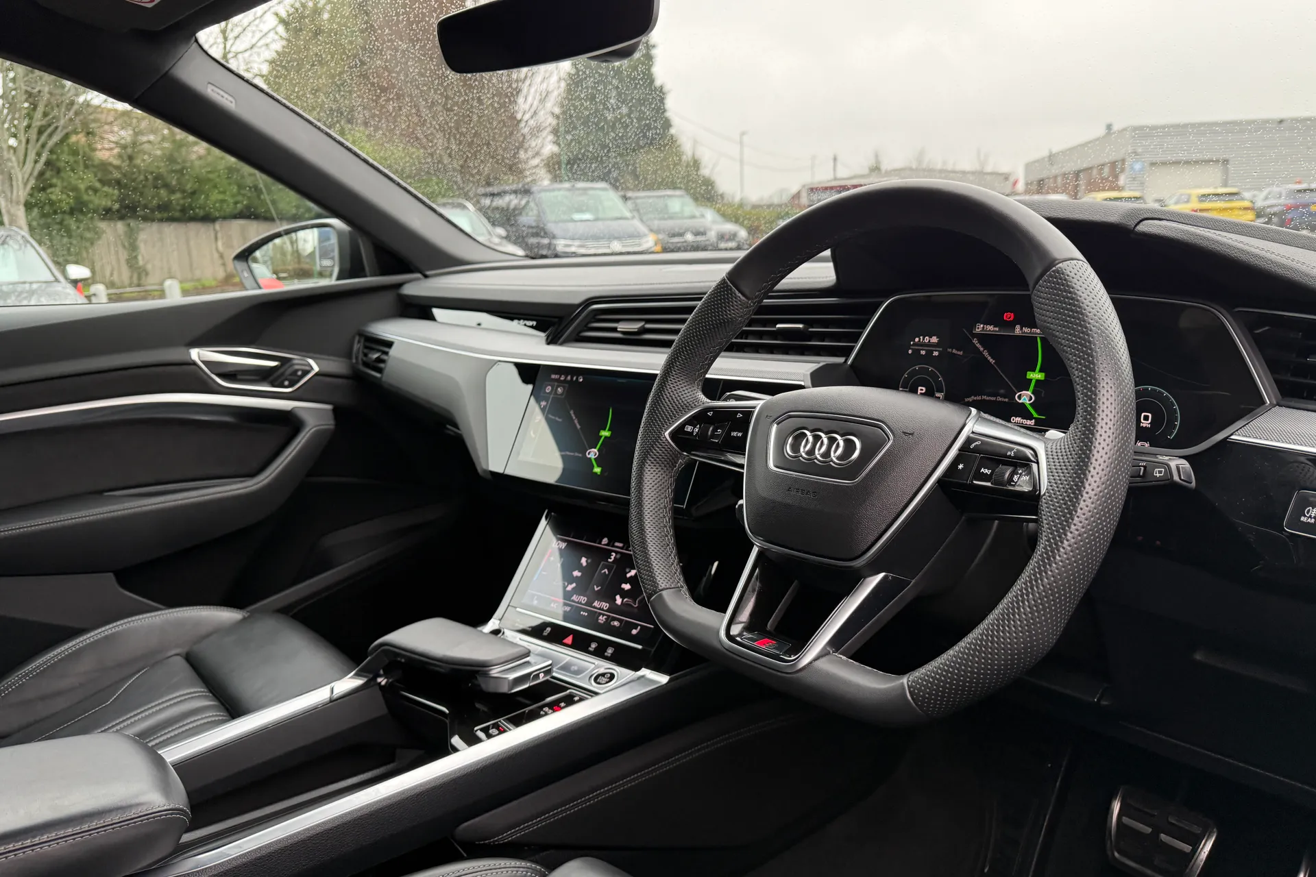 Audi Q8 thumbnail image number 29