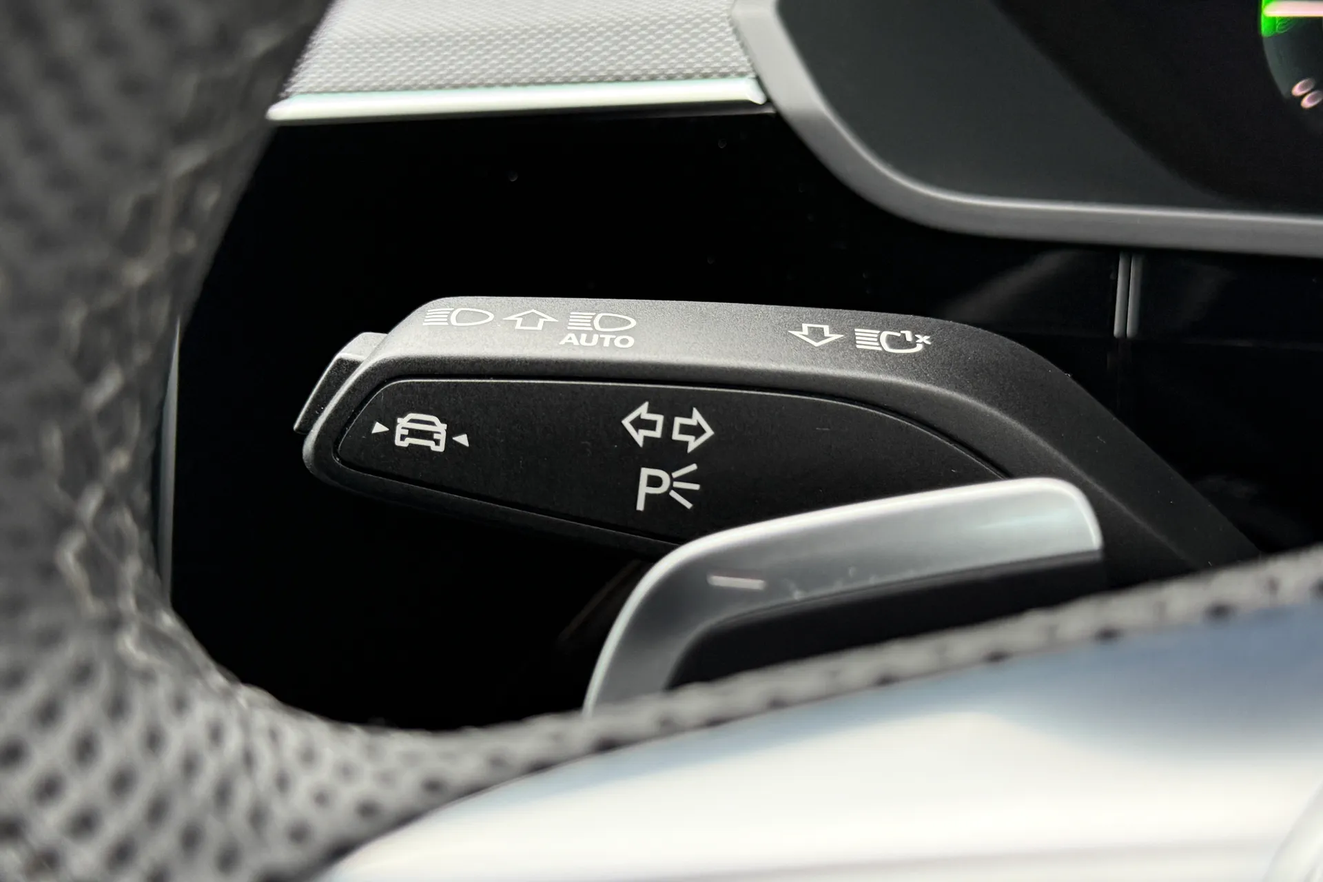 Audi Q8 thumbnail image number 19