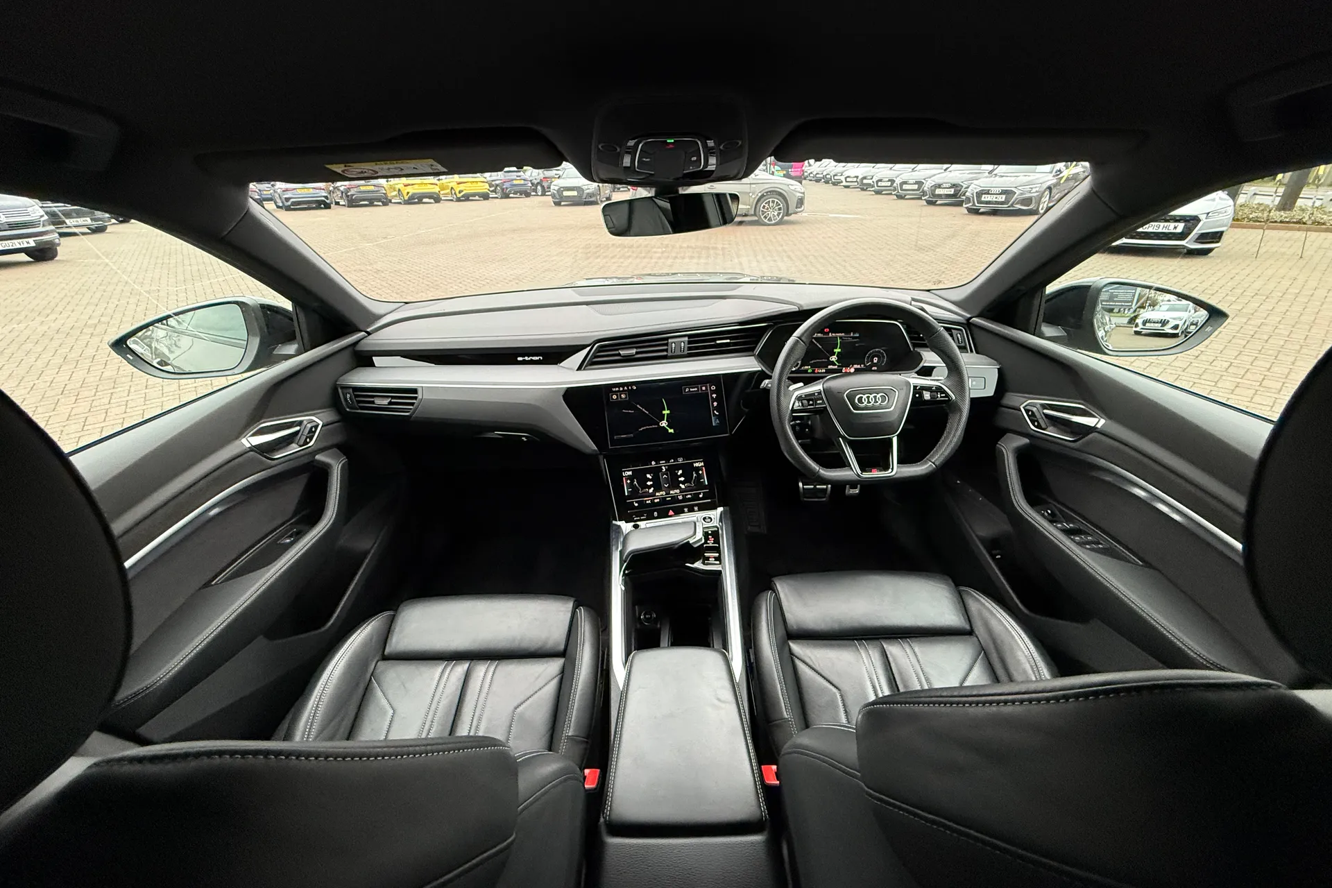 Audi Q8 thumbnail image number 3