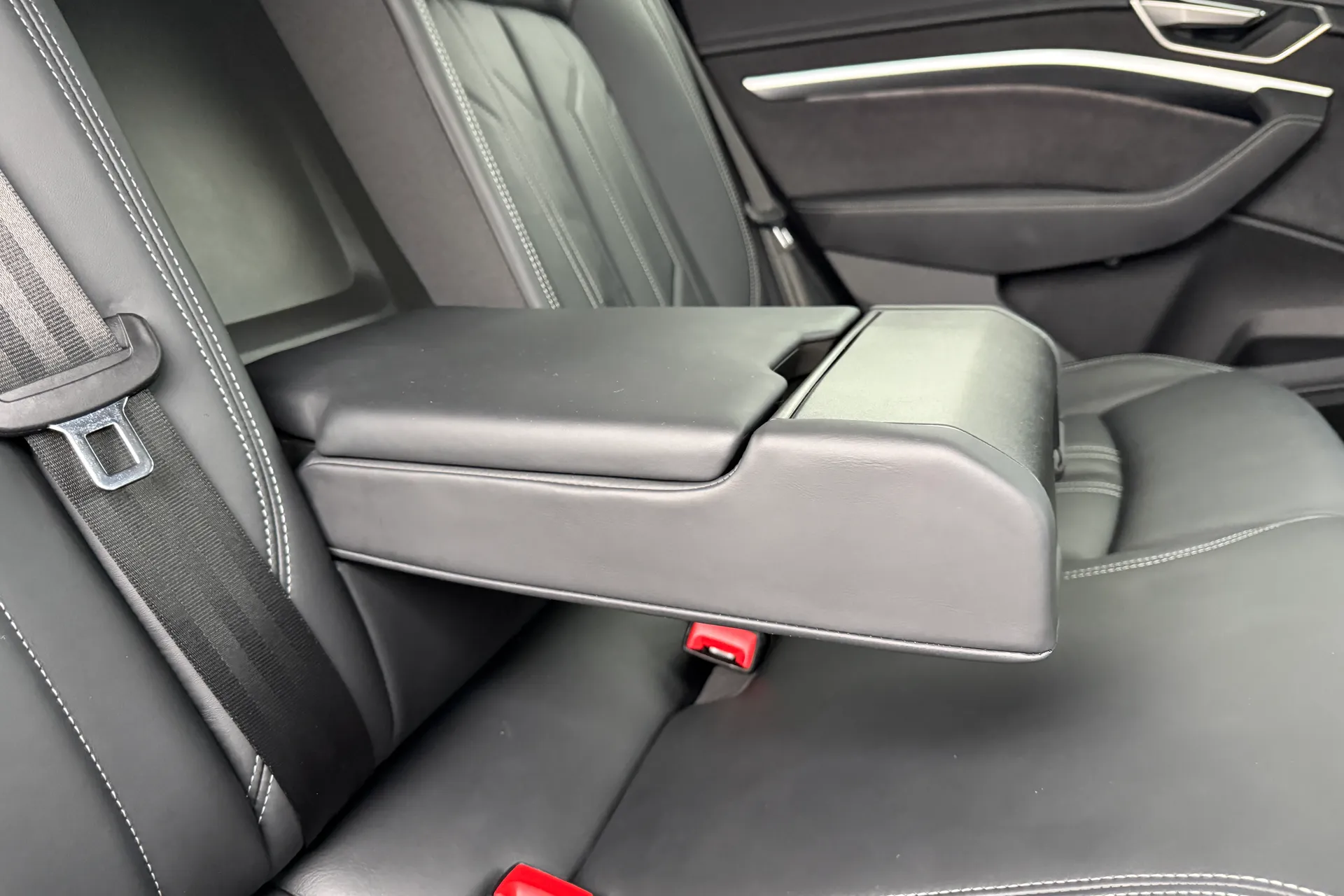 Audi Q8 thumbnail image number 46