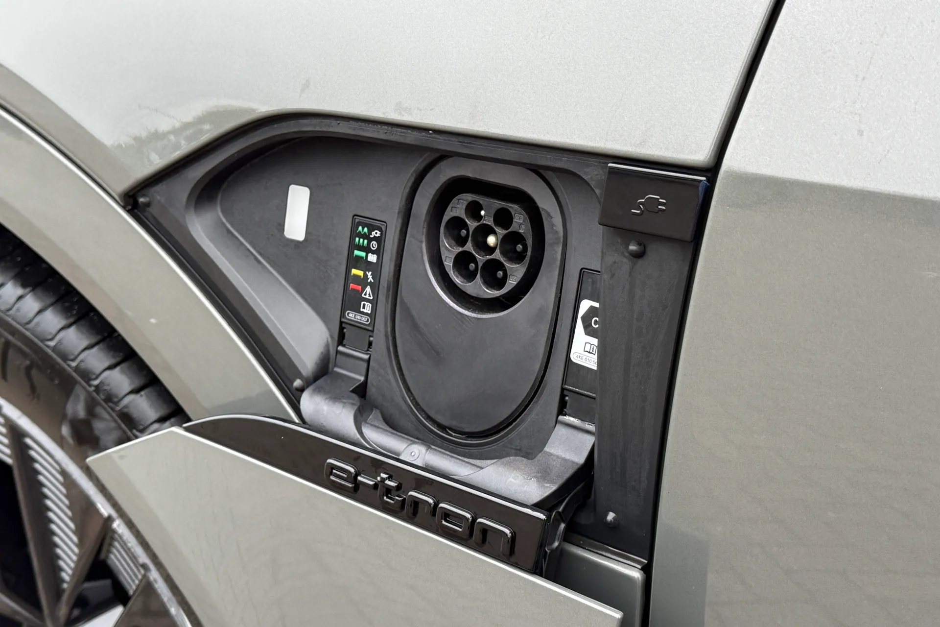 Audi Q8 thumbnail image number 53