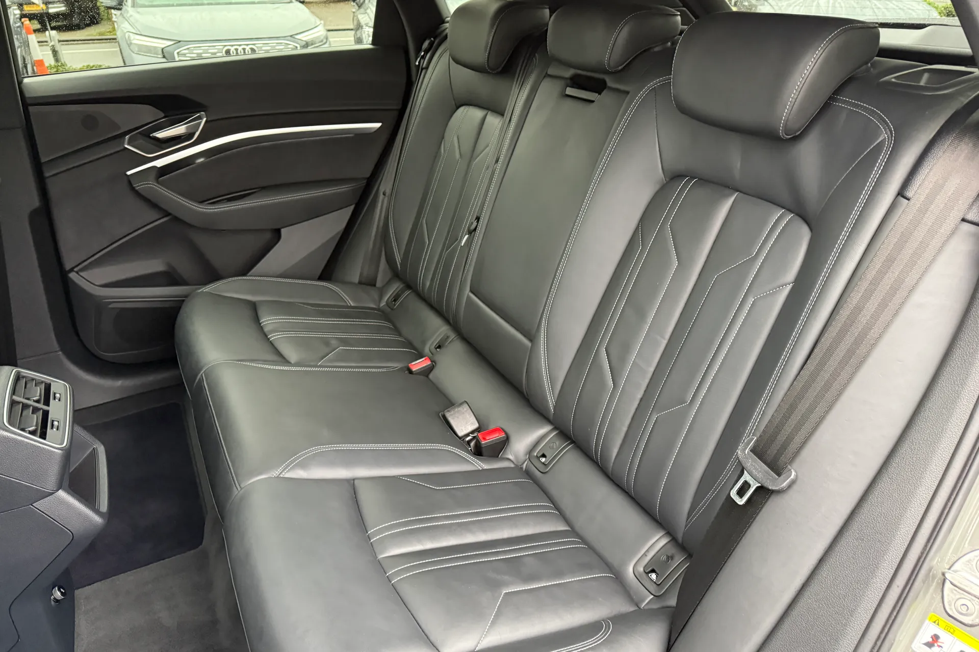 Audi Q8 thumbnail image number 43