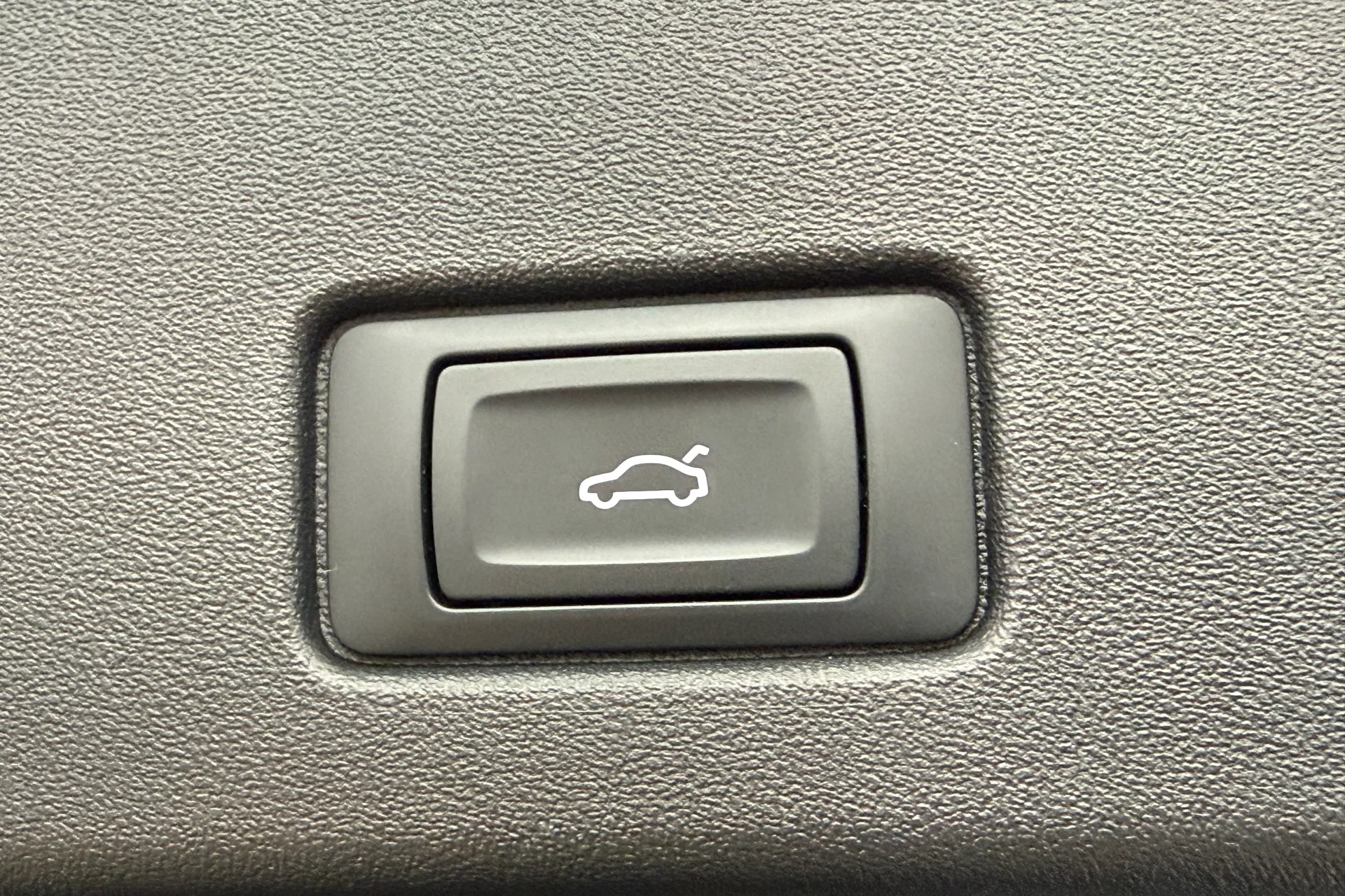 Audi Q4 thumbnail image number 36