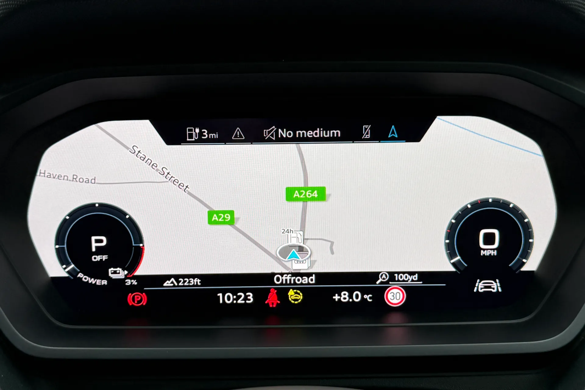 Audi Q4 thumbnail image number 12