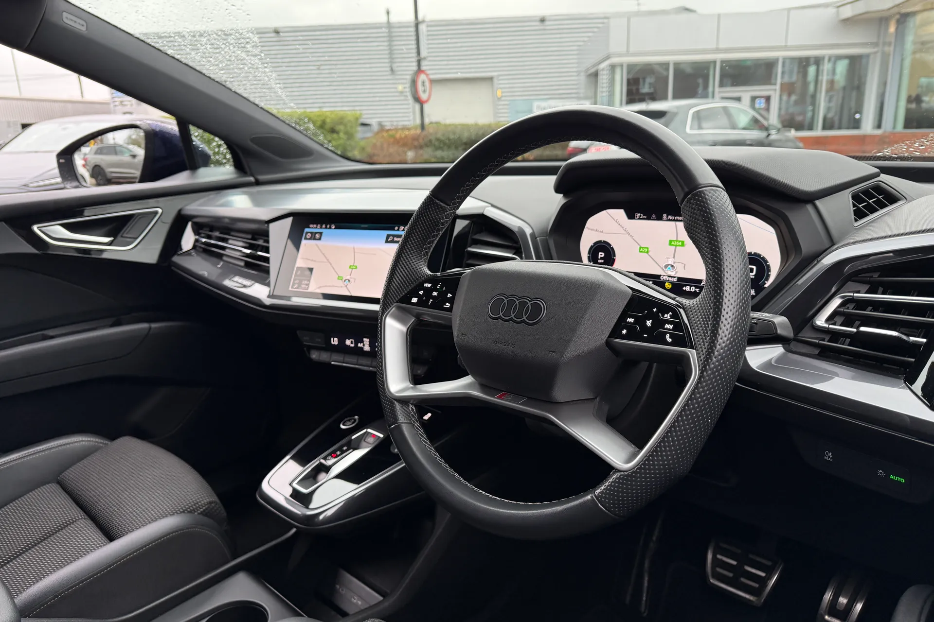 Audi Q4 thumbnail image number 25