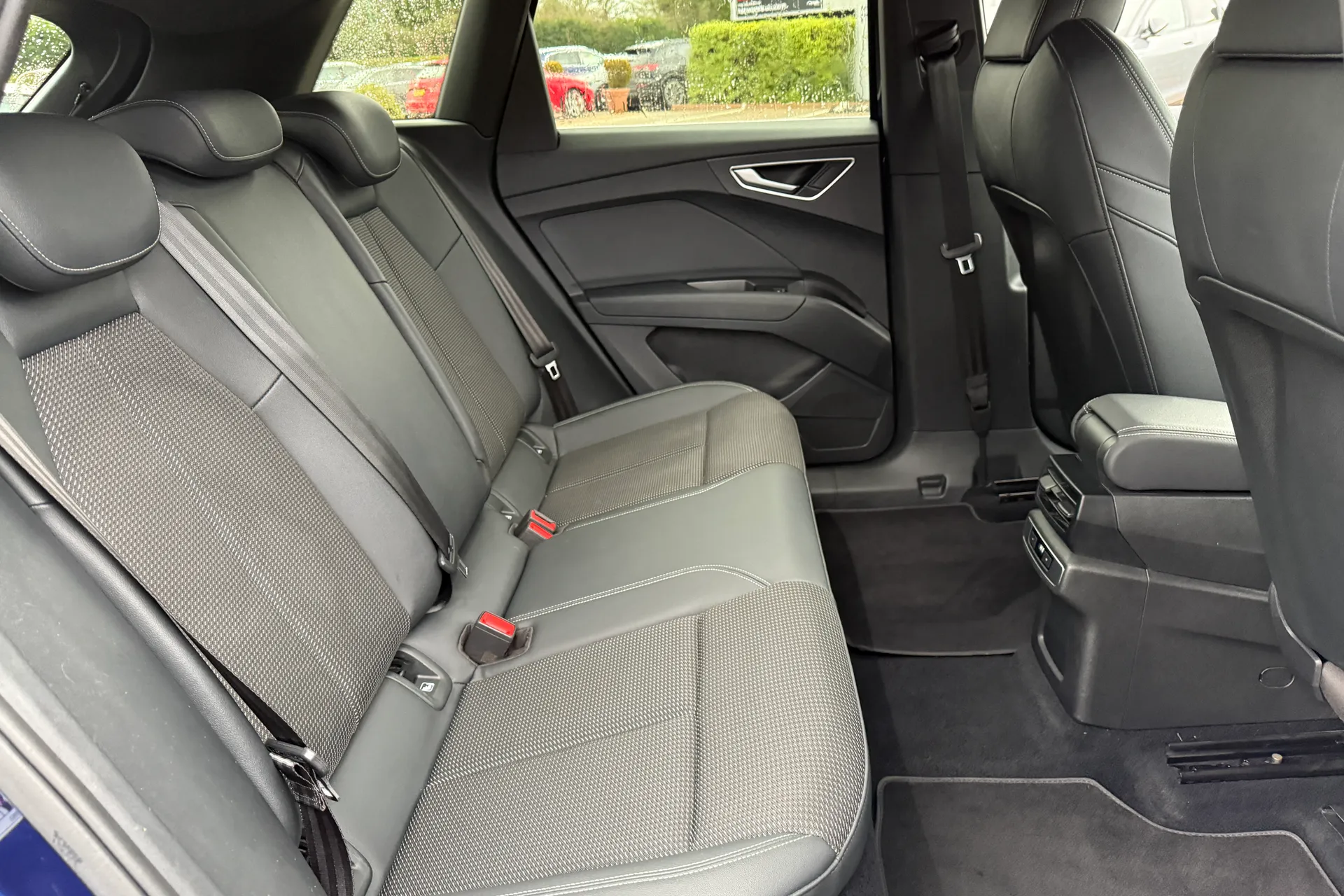 Audi Q4 thumbnail image number 44