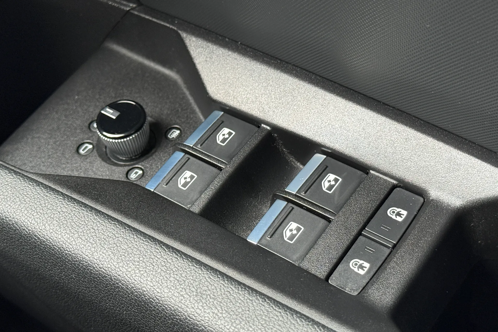 Audi Q4 thumbnail image number 16