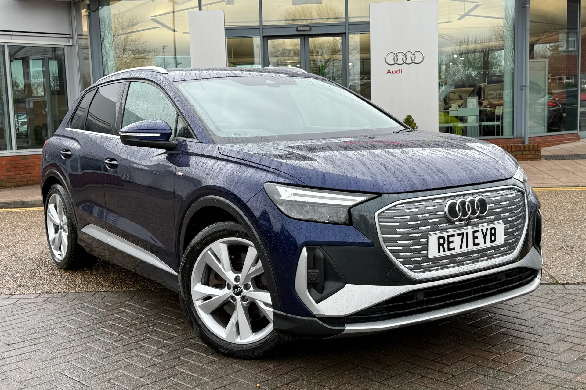 Audi Q4 thumbnail image number 21