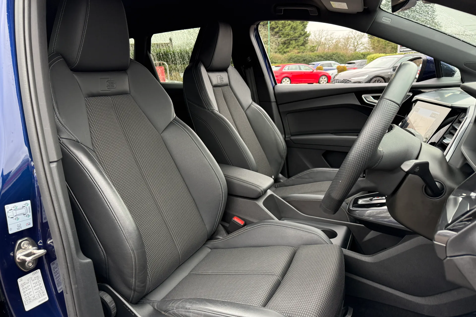 Audi Q4 thumbnail image number 24