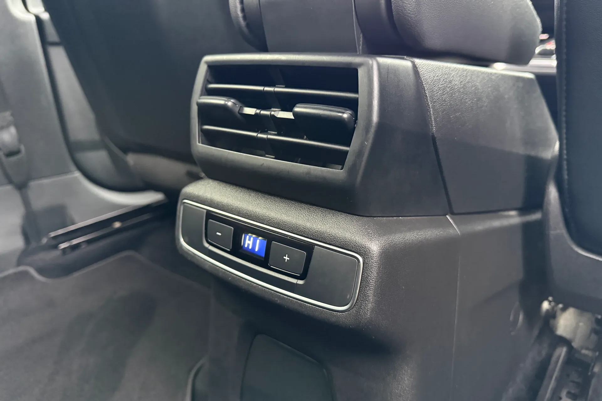 Audi Q4 thumbnail image number 45