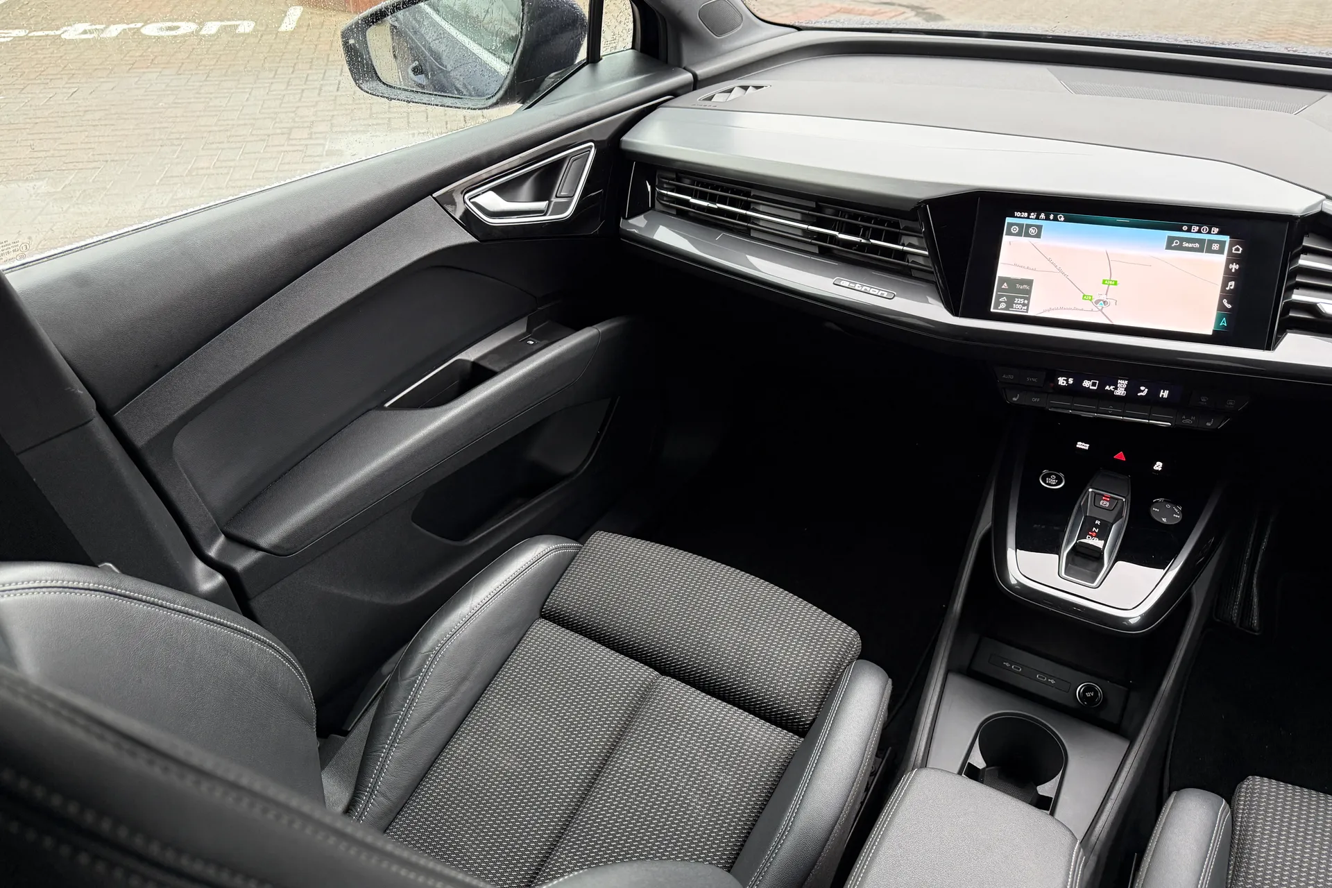 Audi Q4 thumbnail image number 38