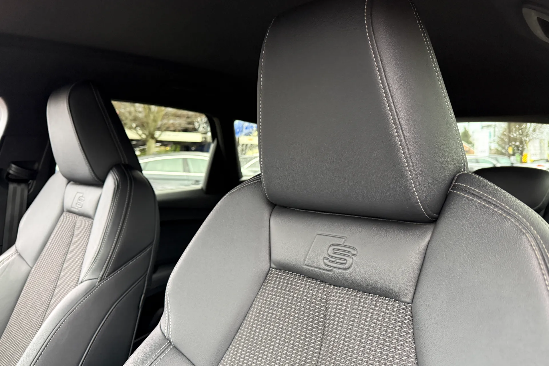 Audi Q4 thumbnail image number 28