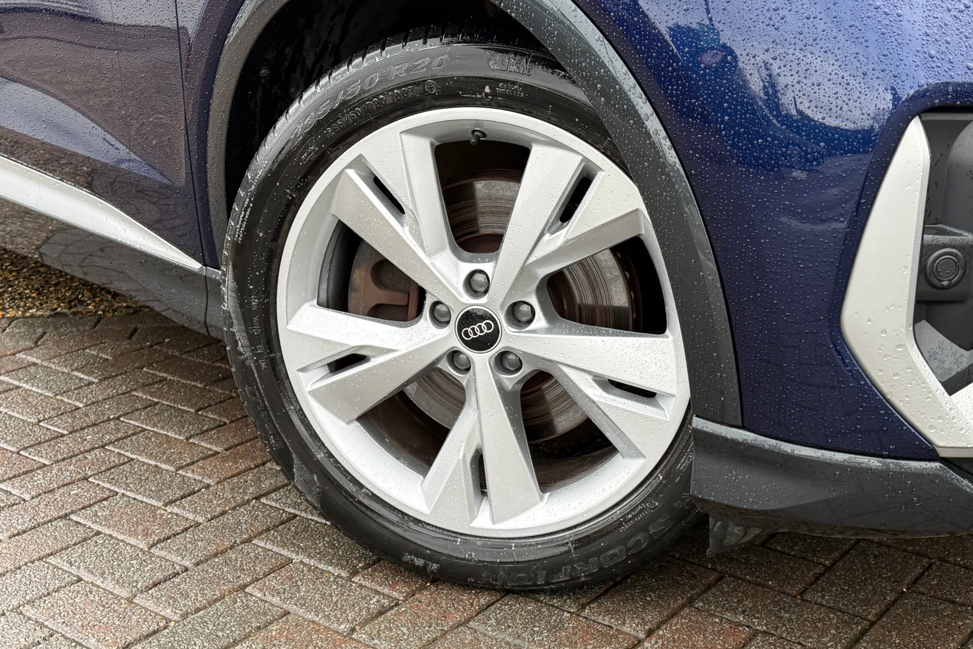 Audi Q4 thumbnail image number 6