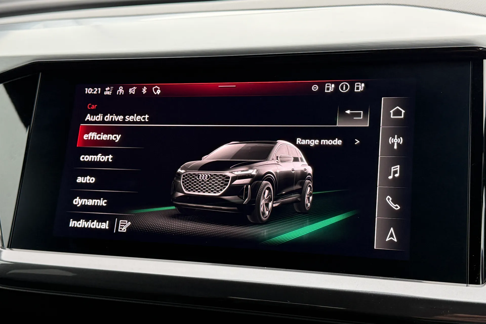 Audi Q4 thumbnail image number 8