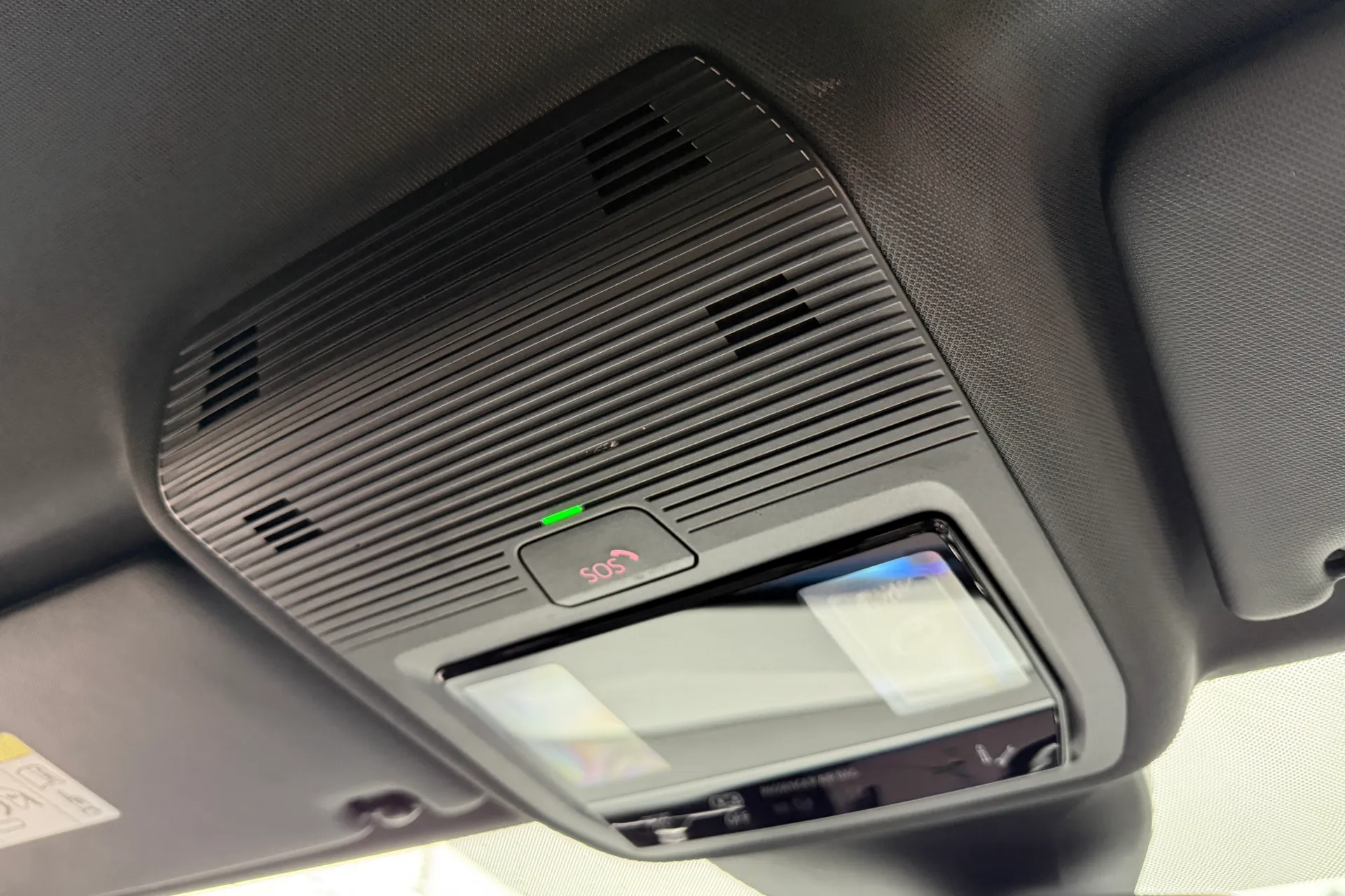 Audi Q4 thumbnail image number 17