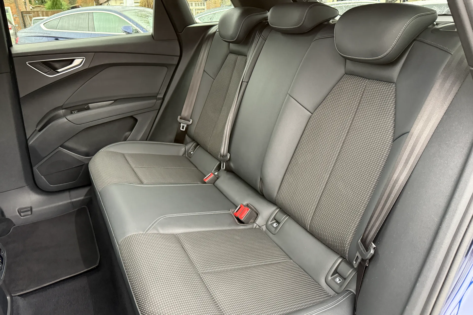 Audi Q4 thumbnail image number 42