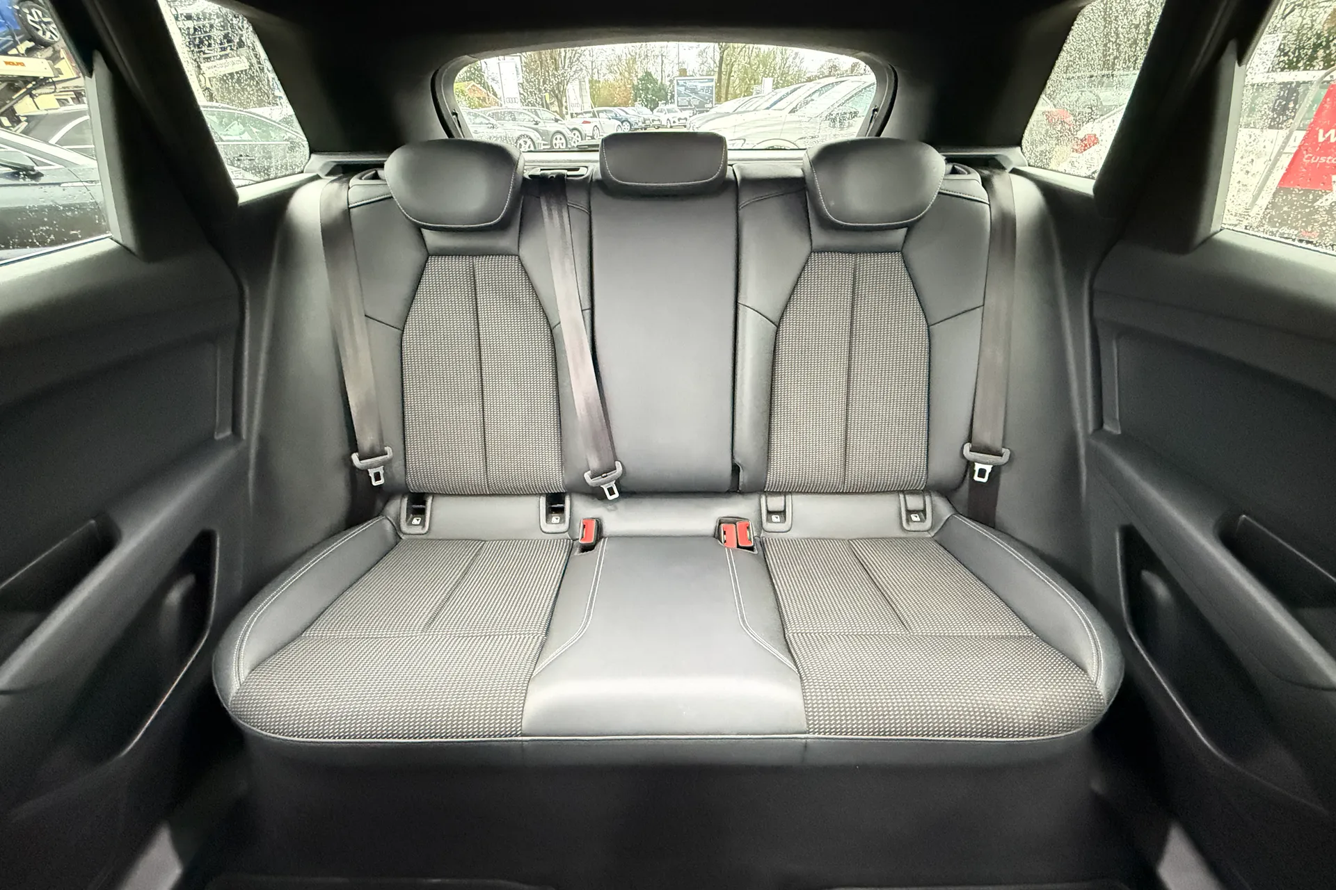 Audi Q4 thumbnail image number 37