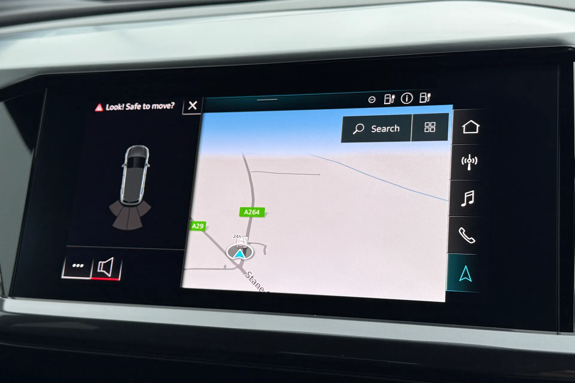 Audi Q4 thumbnail image number 7