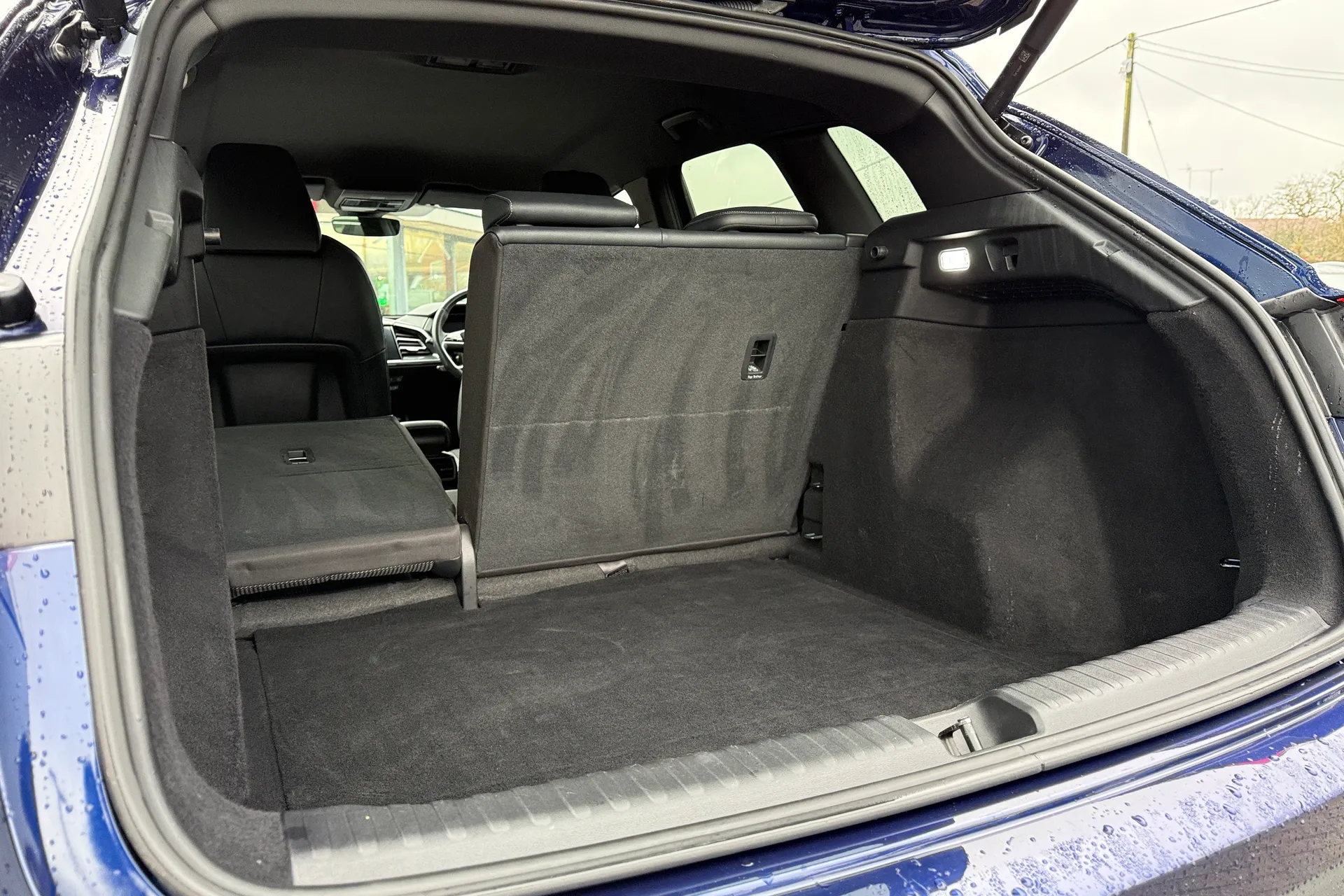 Audi Q4 thumbnail image number 34