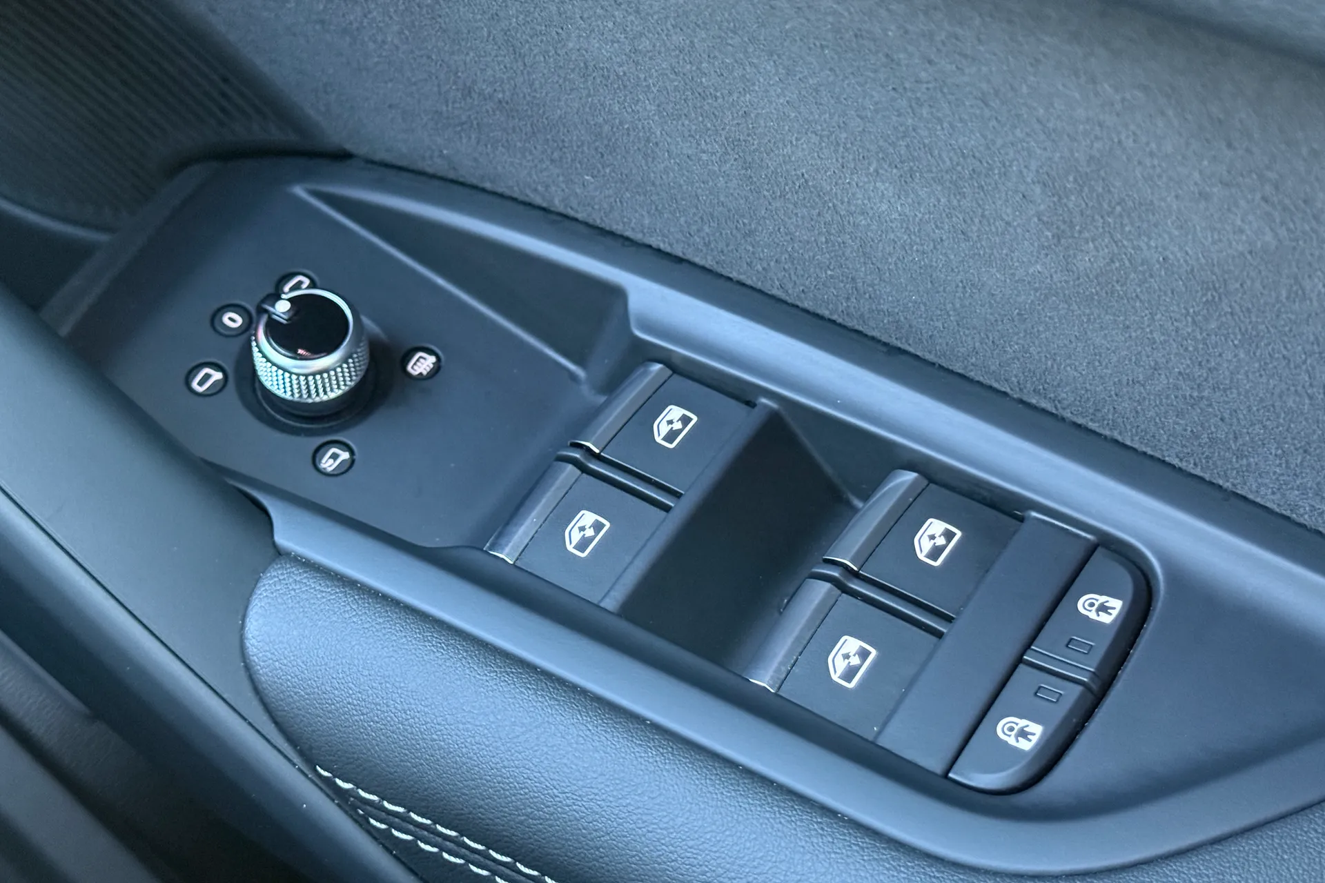 Audi Q5 thumbnail image number 20