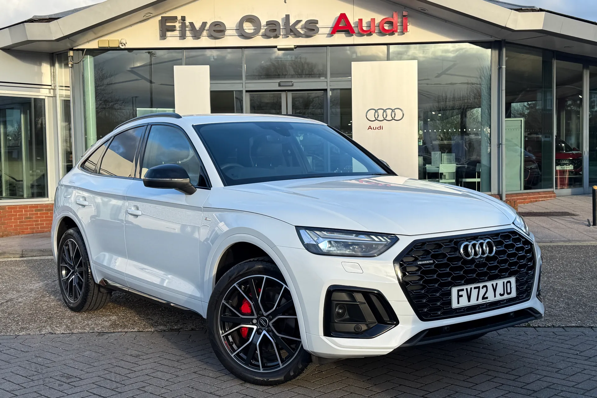 Audi Q5 focused image