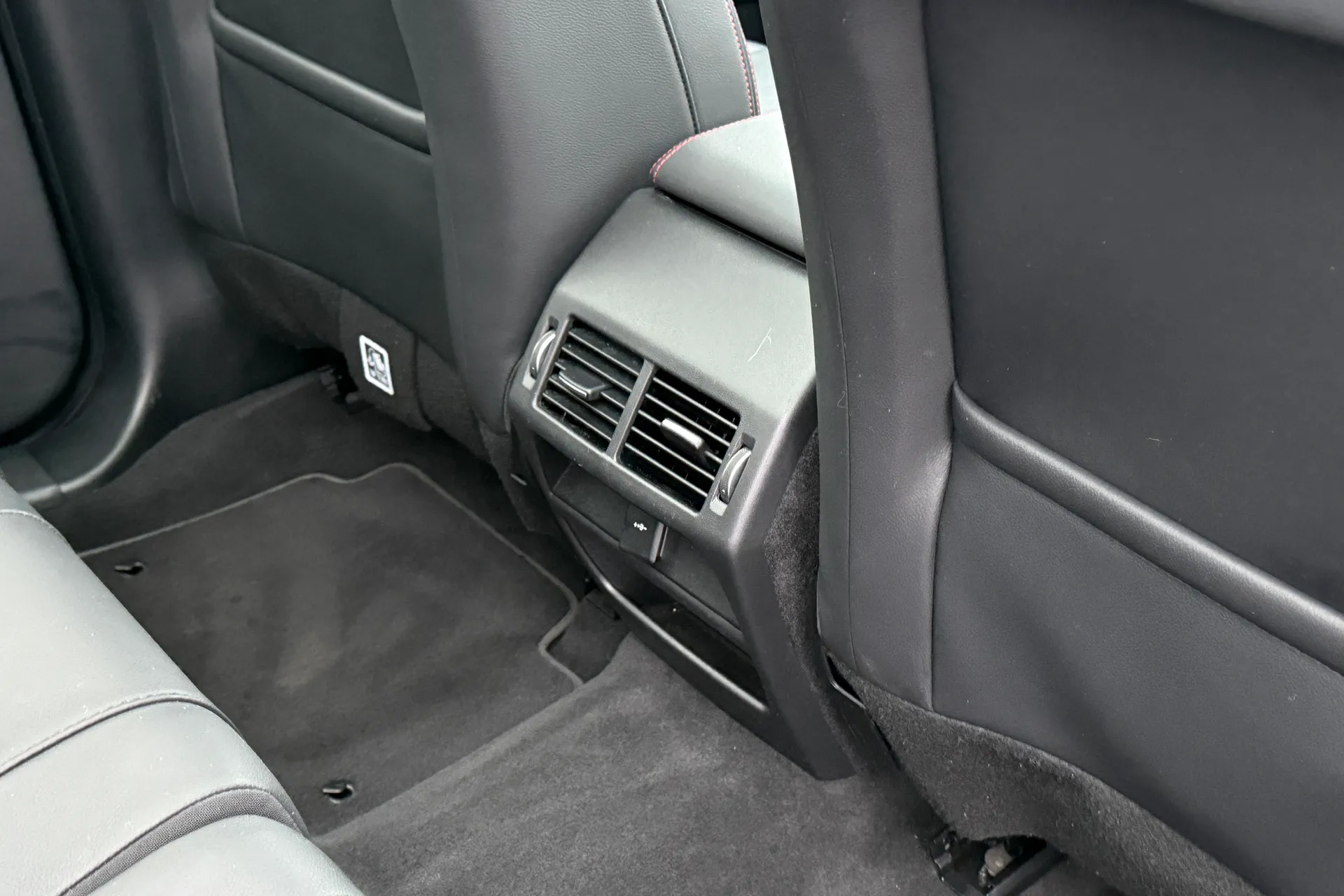 LAND ROVER DISCOVERY SPORT thumbnail image number 29