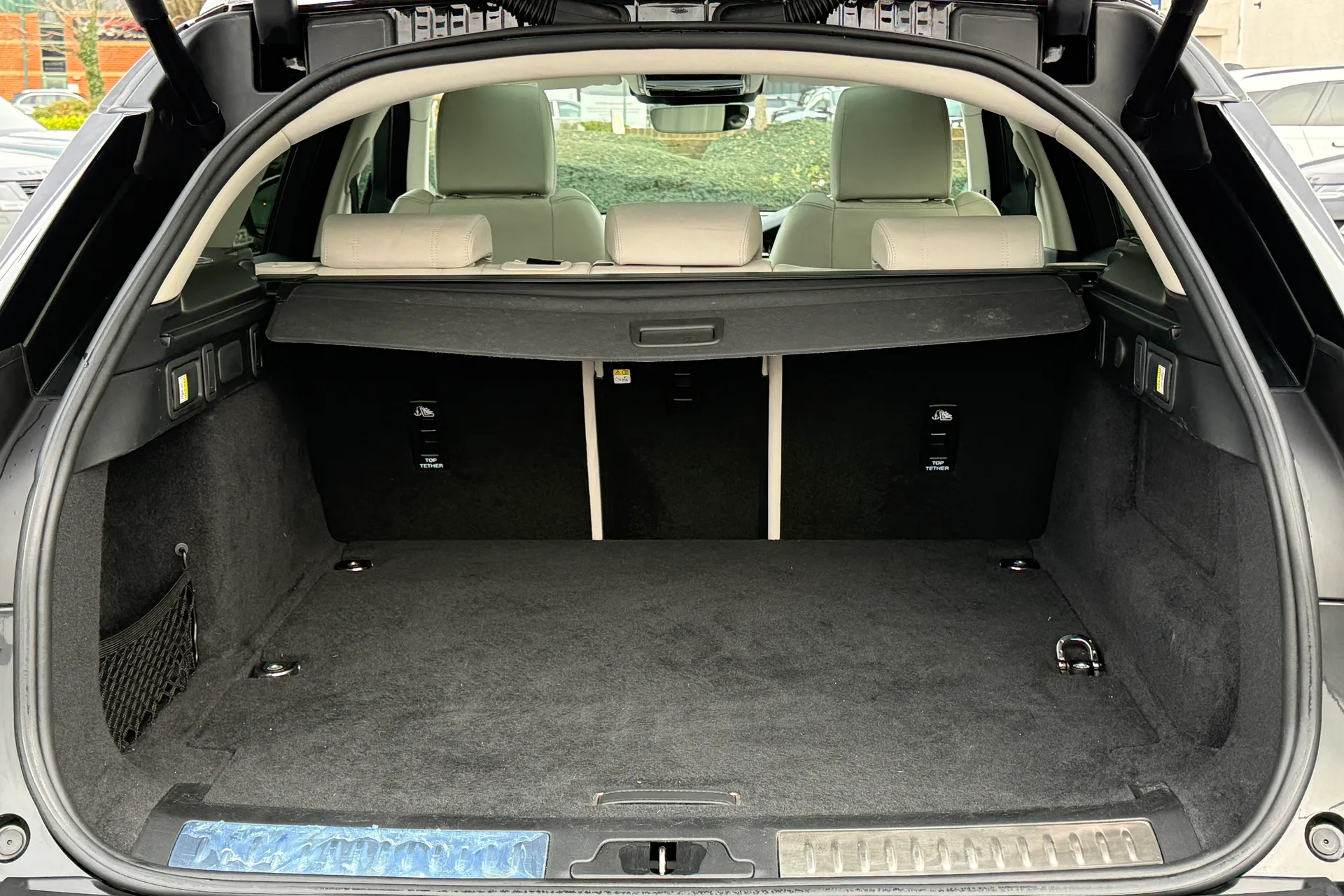 LAND ROVER RANGE ROVER VELAR thumbnail image number 22