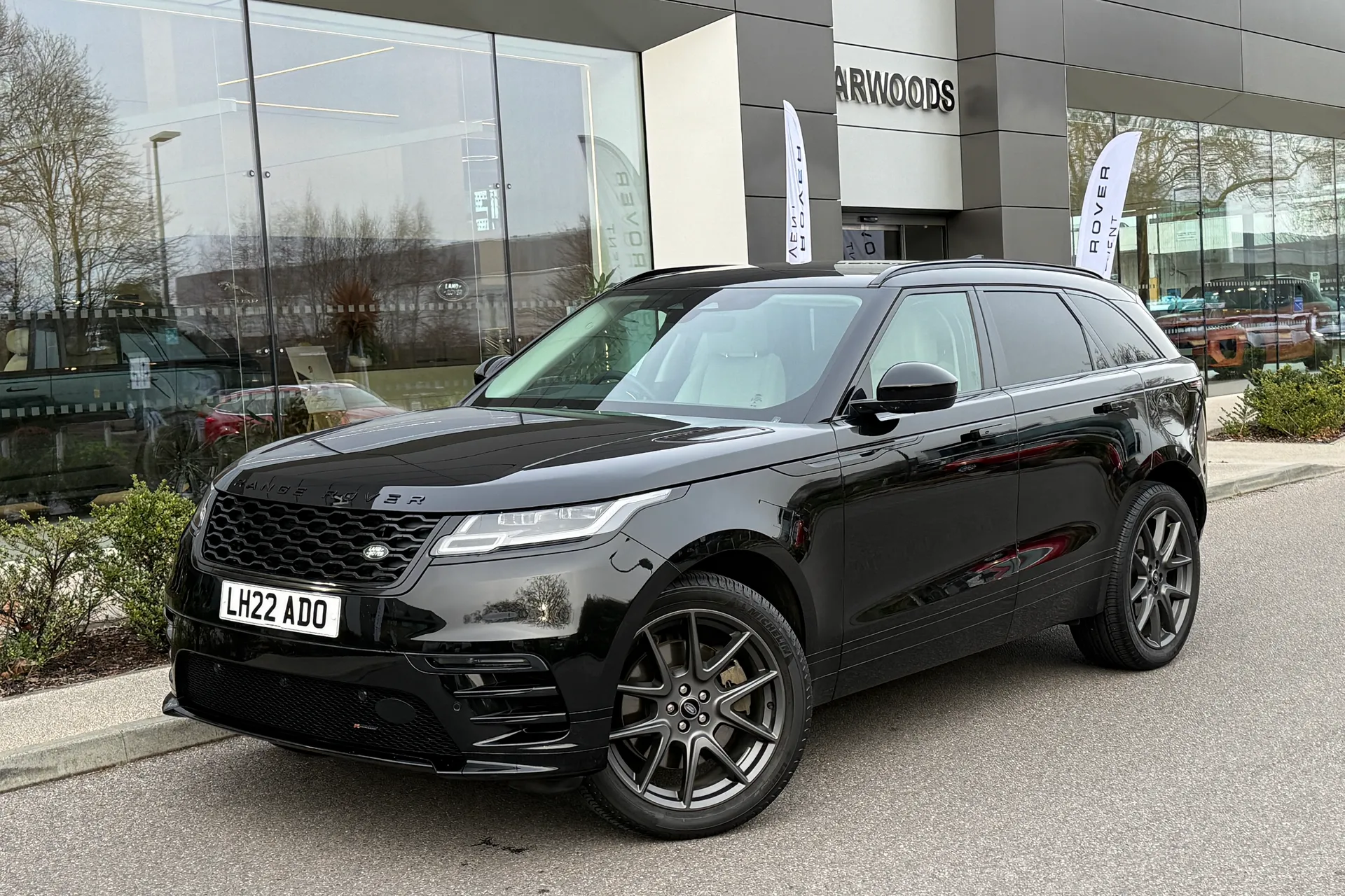 LAND ROVER RANGE ROVER VELAR thumbnail image number 14