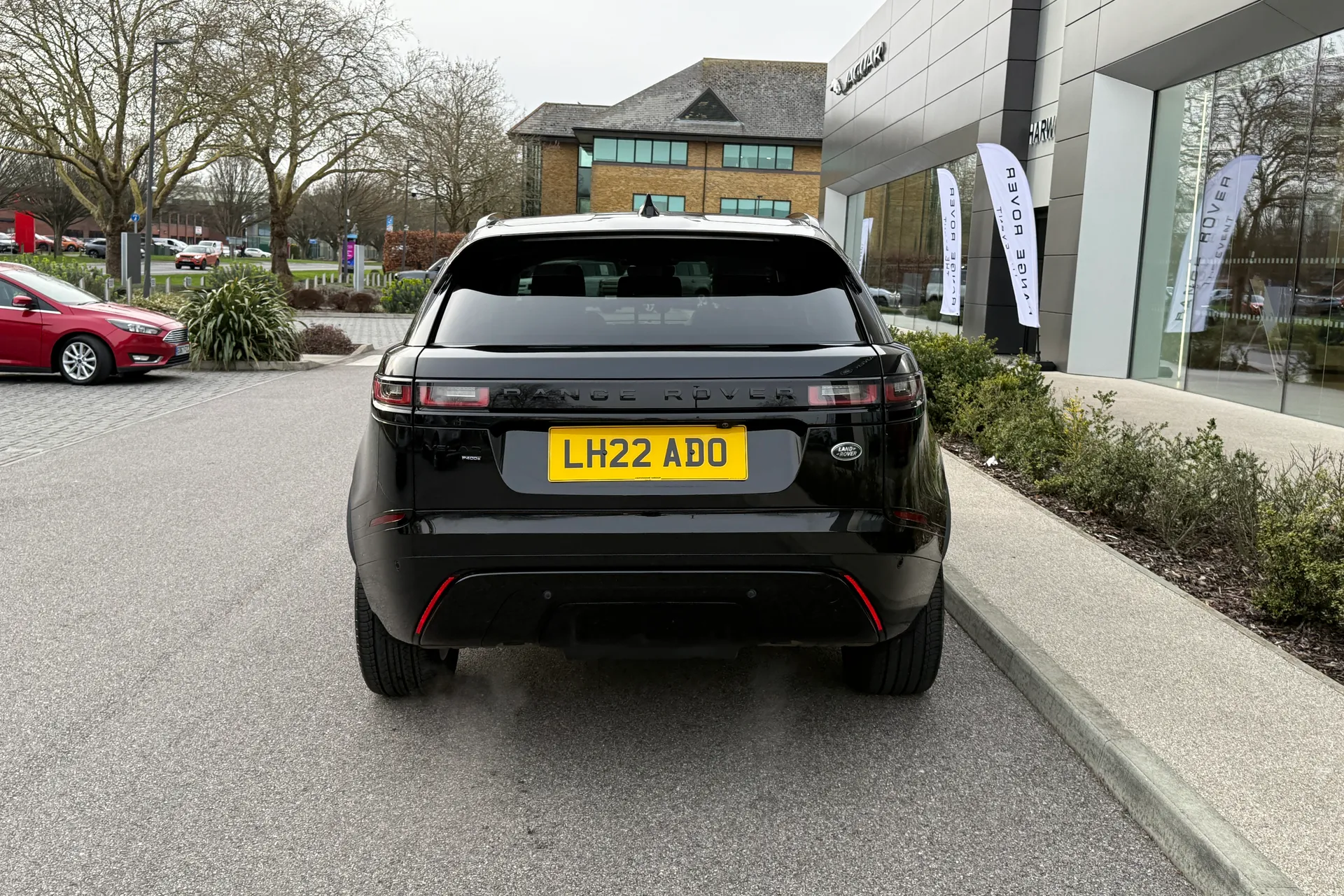 LAND ROVER RANGE ROVER VELAR thumbnail image number 11