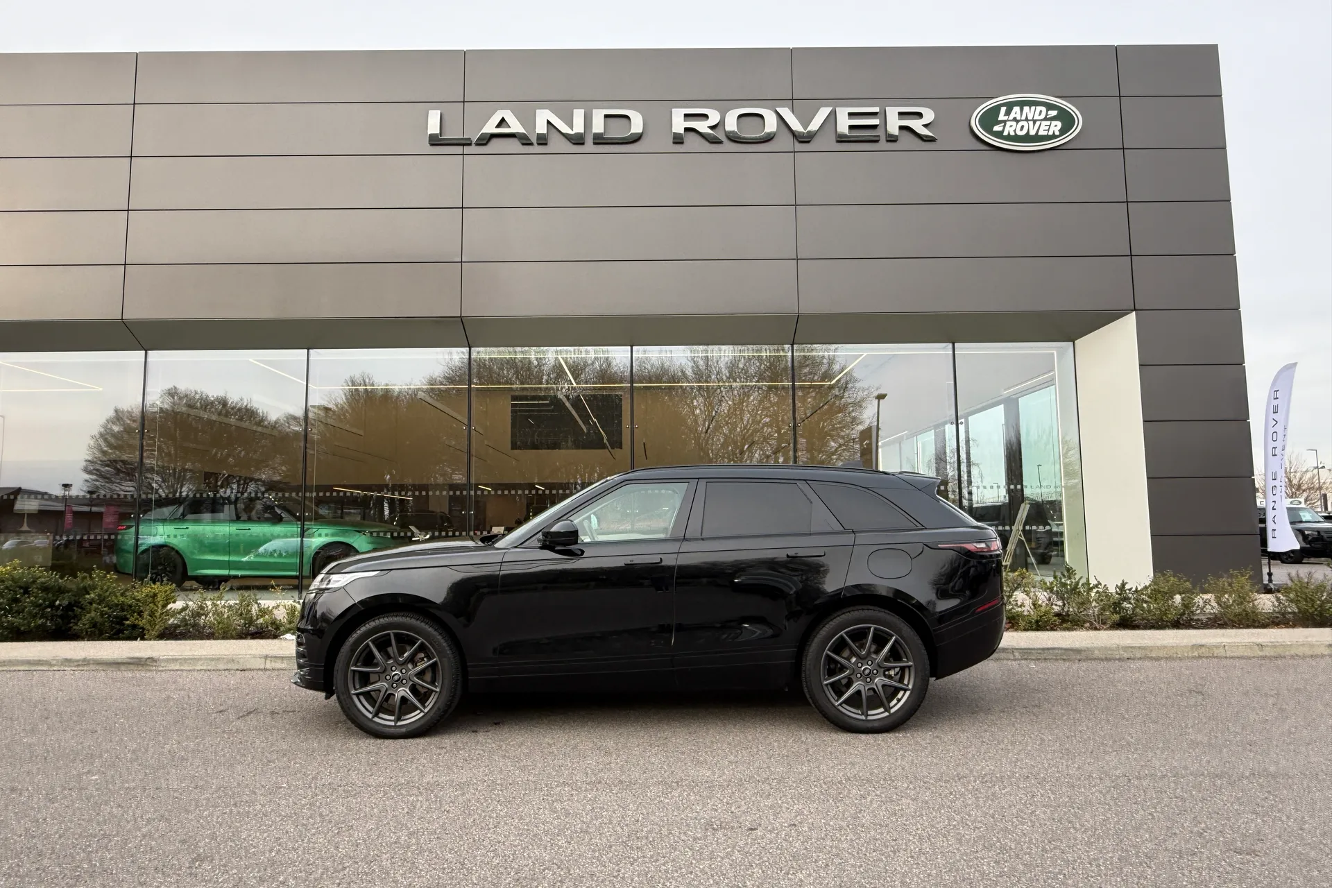 LAND ROVER RANGE ROVER VELAR thumbnail image number 8