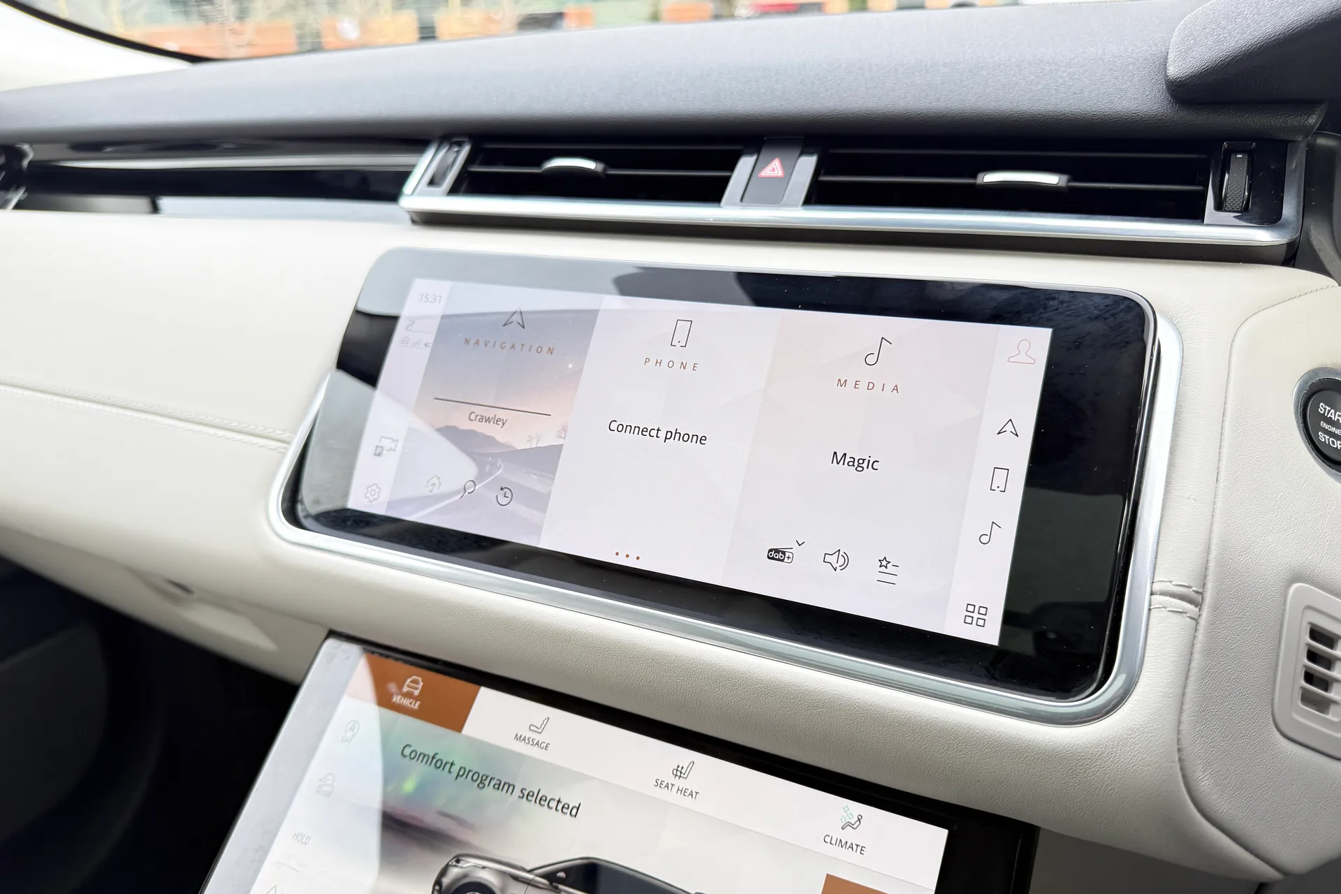 LAND ROVER RANGE ROVER VELAR thumbnail image number 34