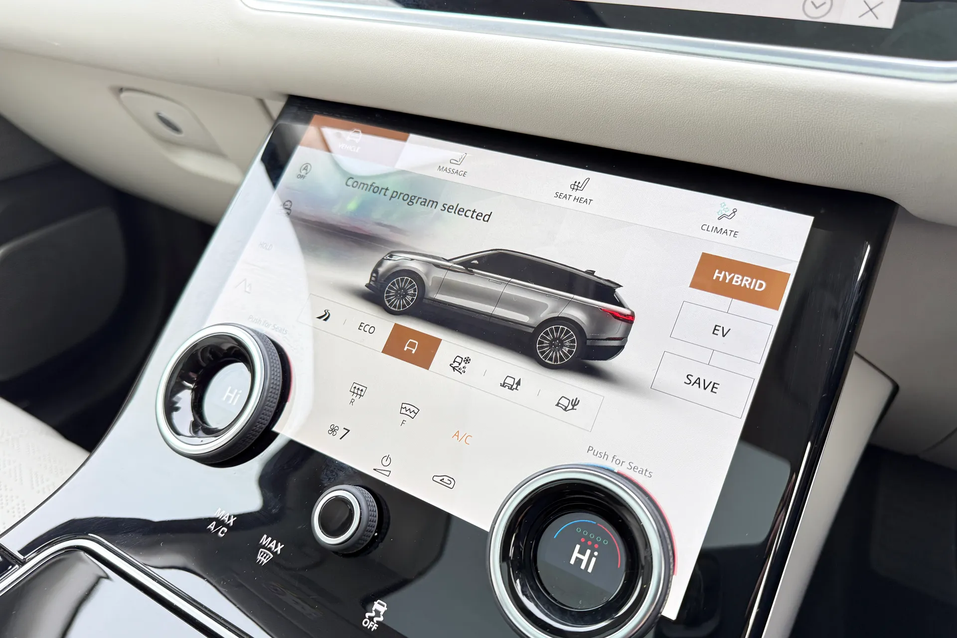 LAND ROVER RANGE ROVER VELAR thumbnail image number 37